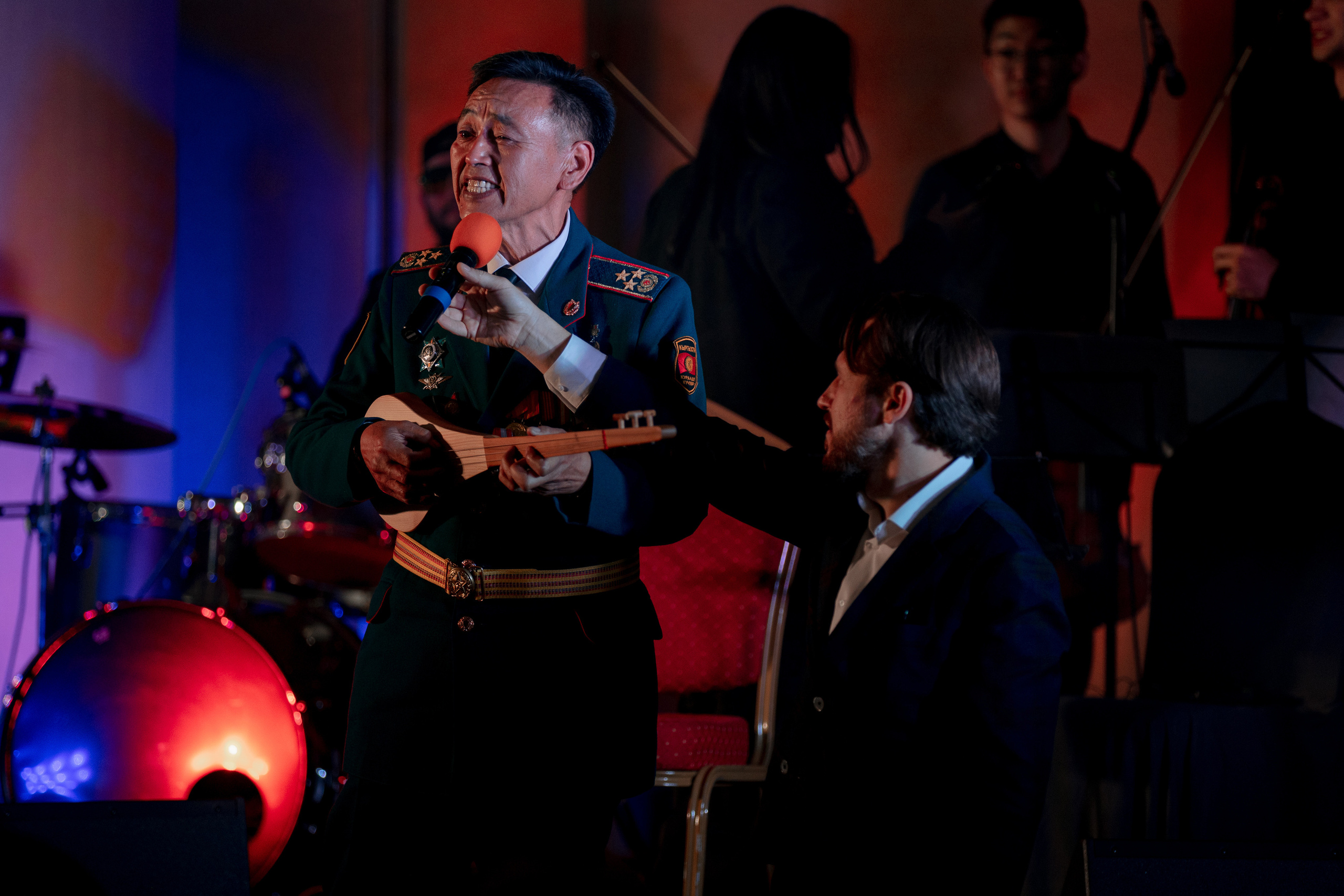 Concert Music of Ulan Asamudinov. Азимжан Нуритдинходжаев — свадебный фотограф