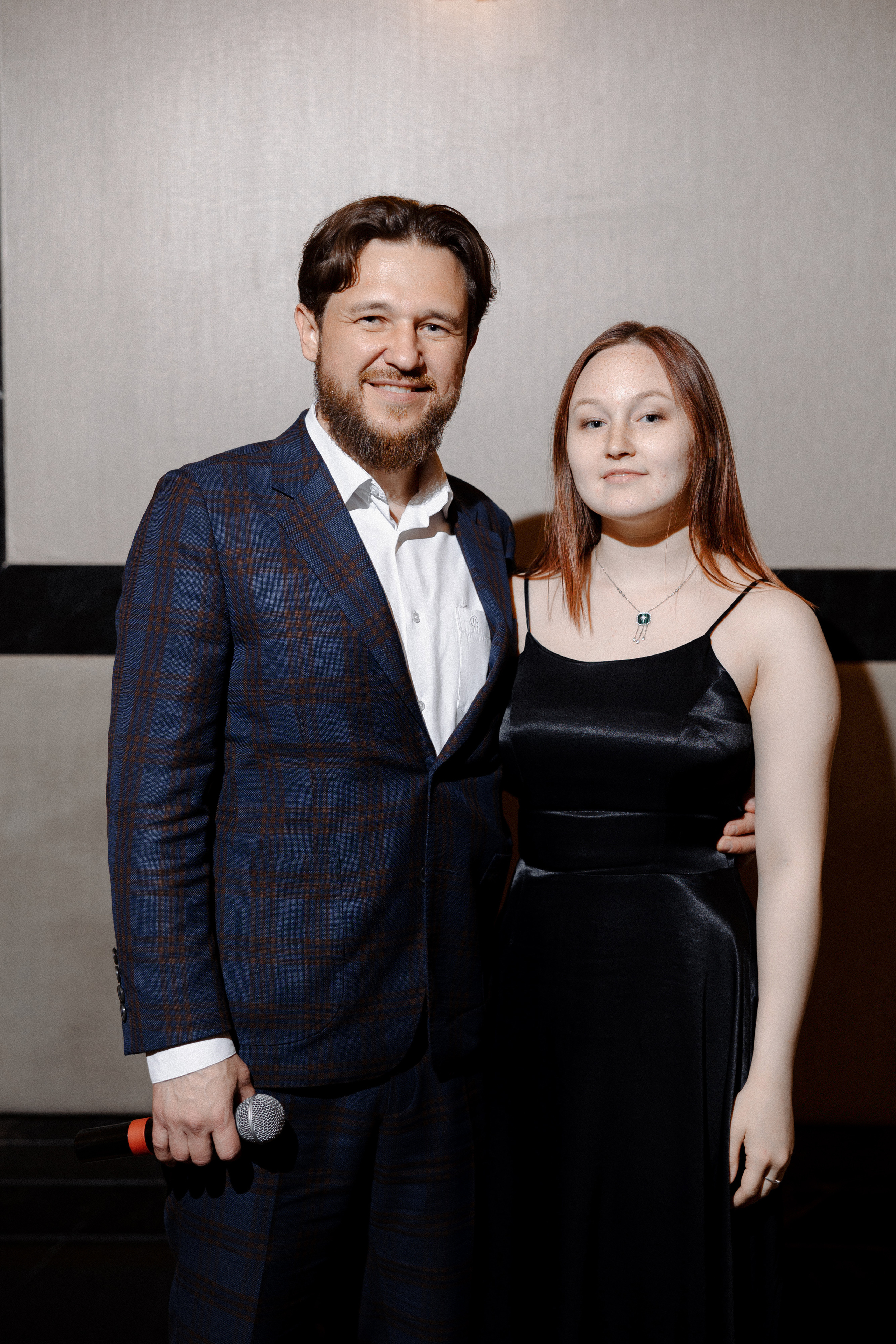 Concert Music of Ulan Asamudinov. Азимжан Нуритдинходжаев — свадебный фотограф