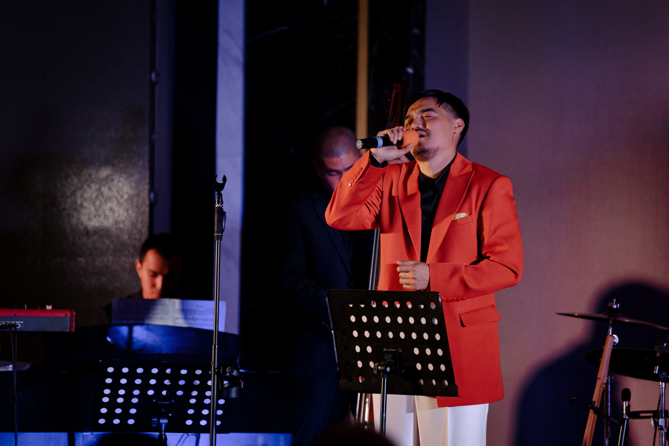 Concert Music of Ulan Asamudinov. Азимжан Нуритдинходжаев — свадебный фотограф