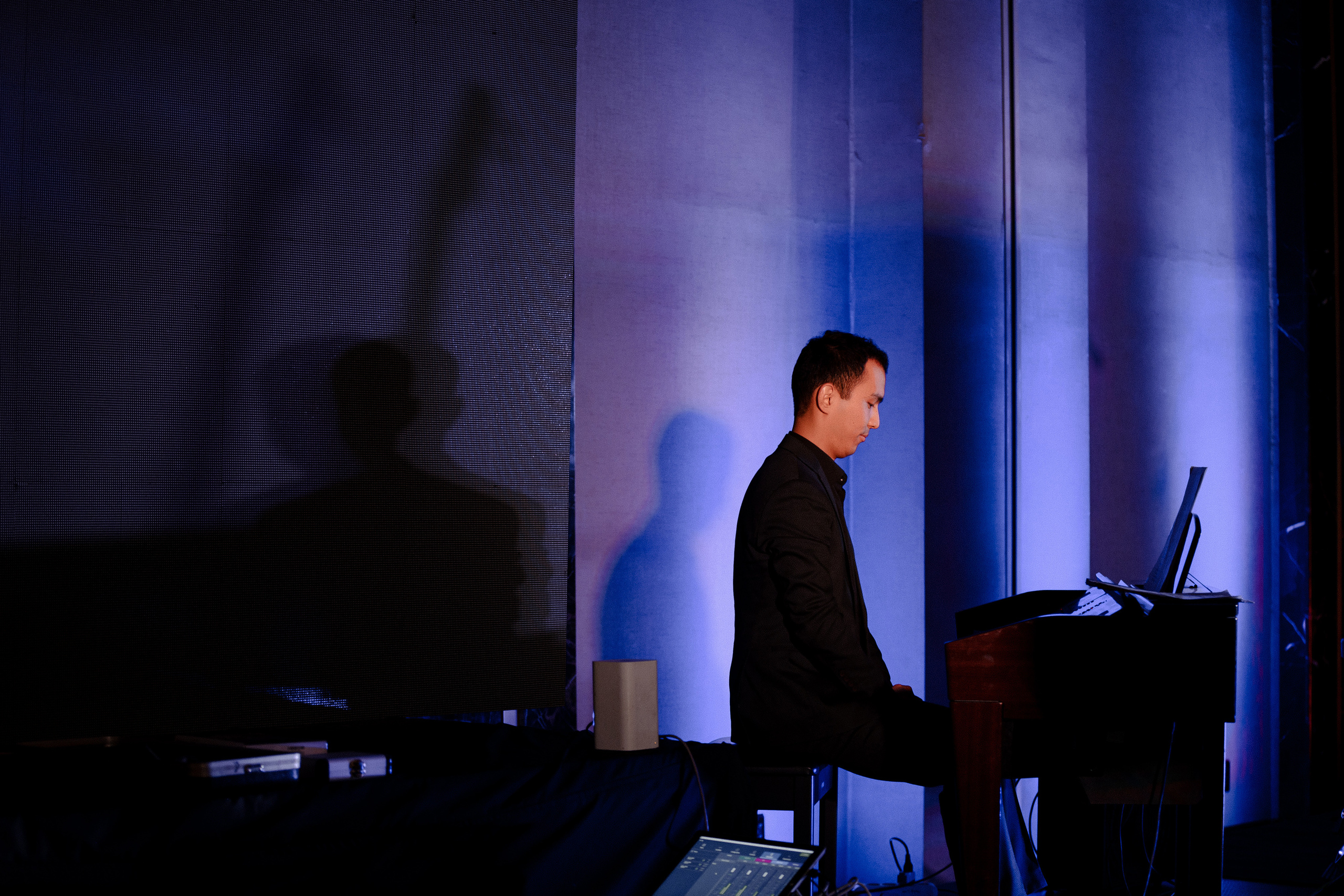 Concert Music of Ulan Asamudinov. Азимжан Нуритдинходжаев — свадебный фотограф