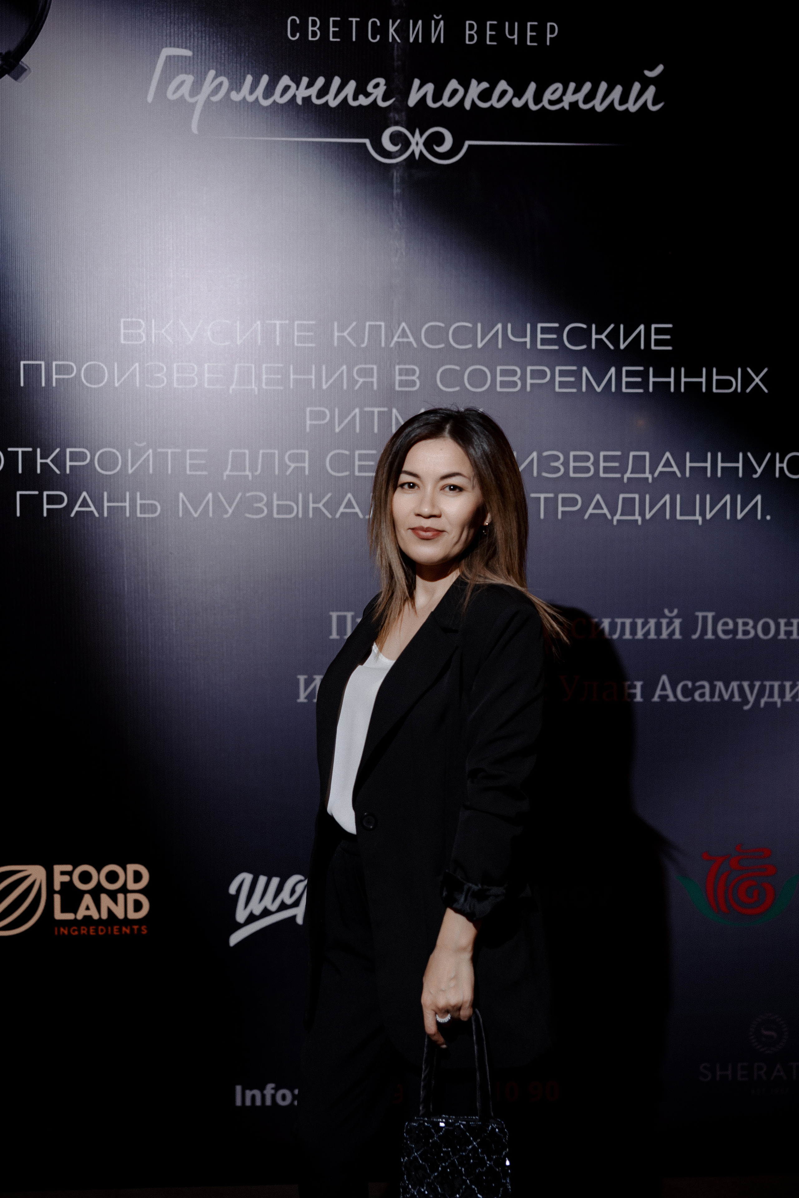 Concert Music of Ulan Asamudinov. Азимжан Нуритдинходжаев — свадебный фотограф