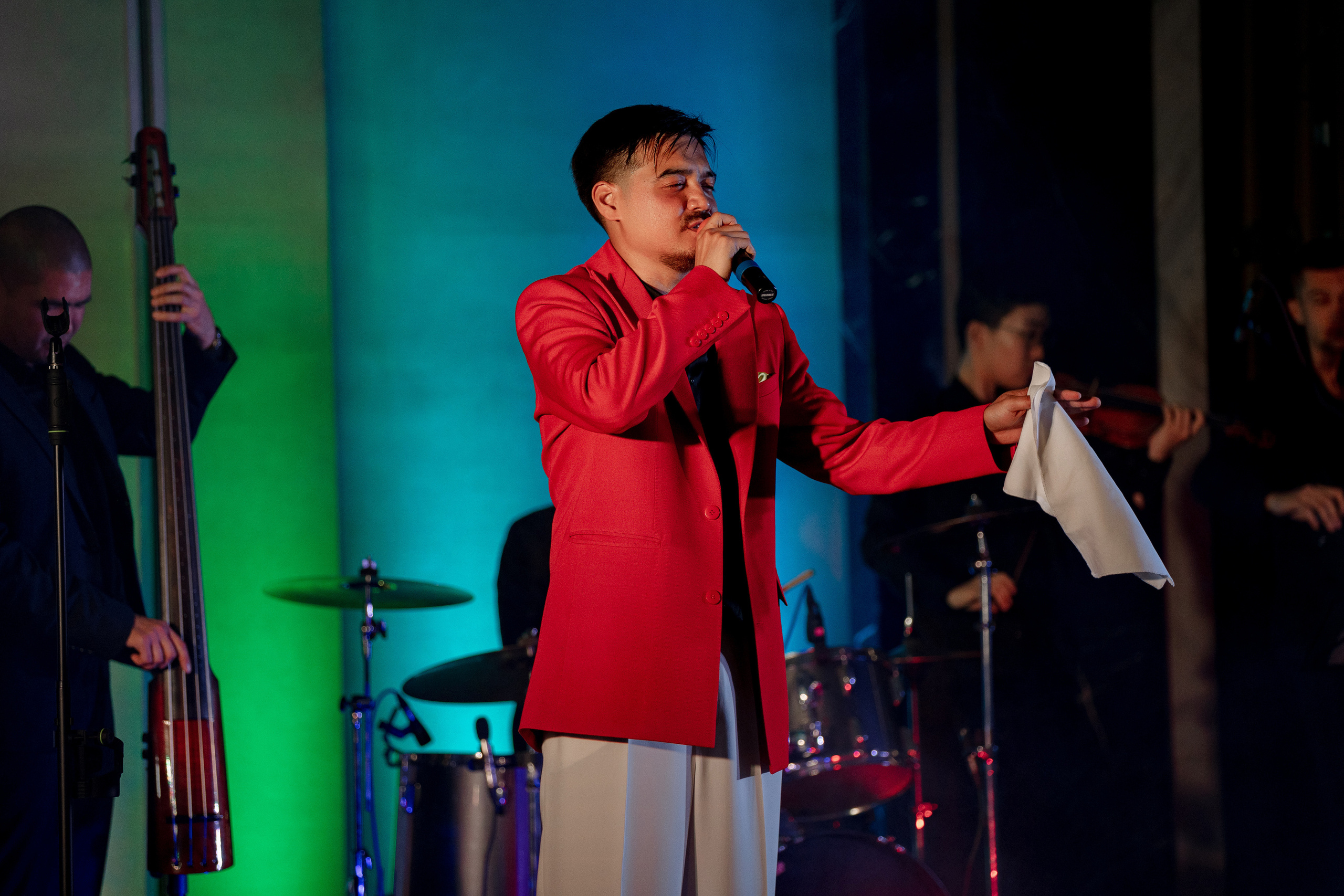 Concert Music of Ulan Asamudinov. Азимжан Нуритдинходжаев — свадебный фотограф