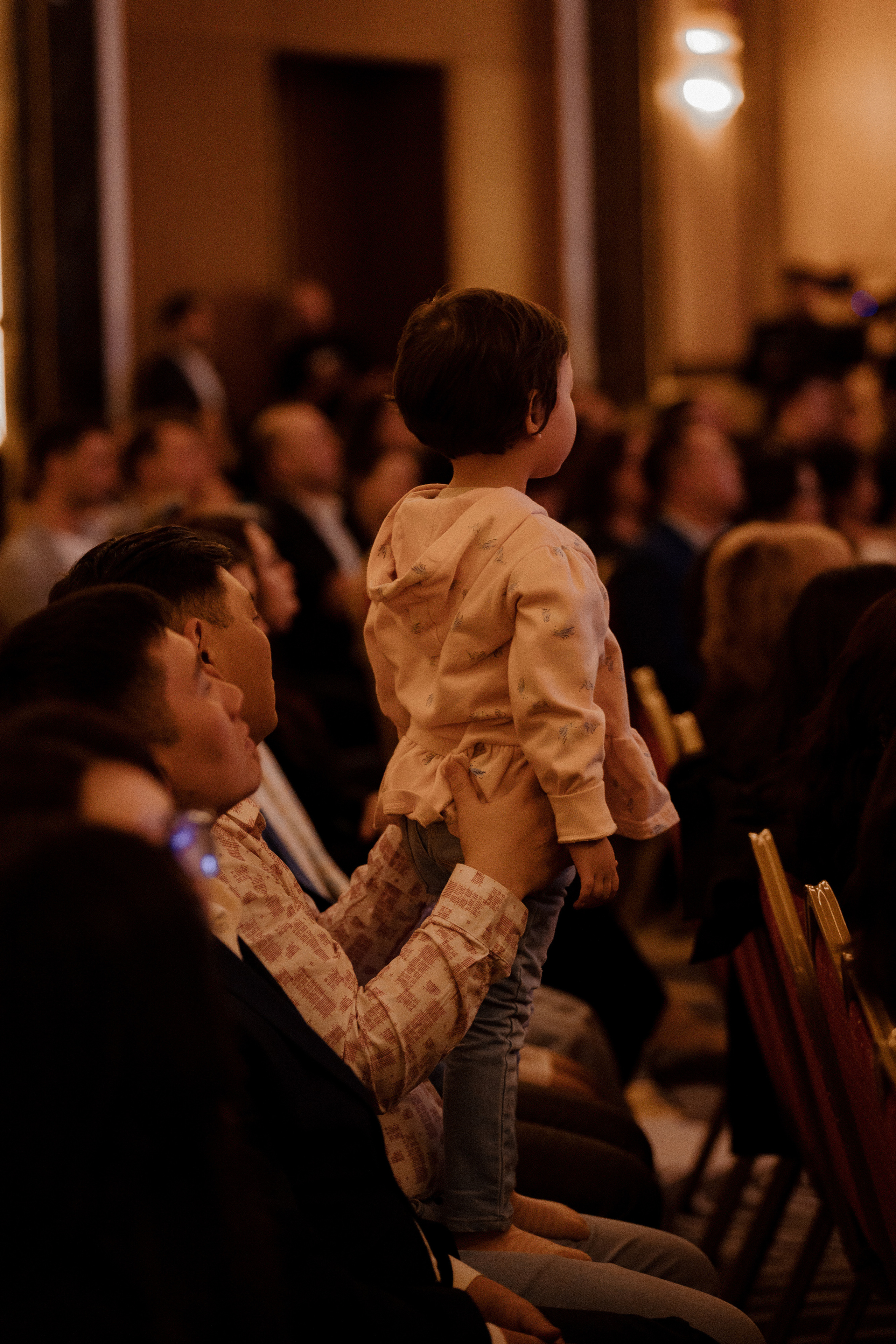 Concert Music of Ulan Asamudinov. Азимжан Нуритдинходжаев — свадебный фотограф