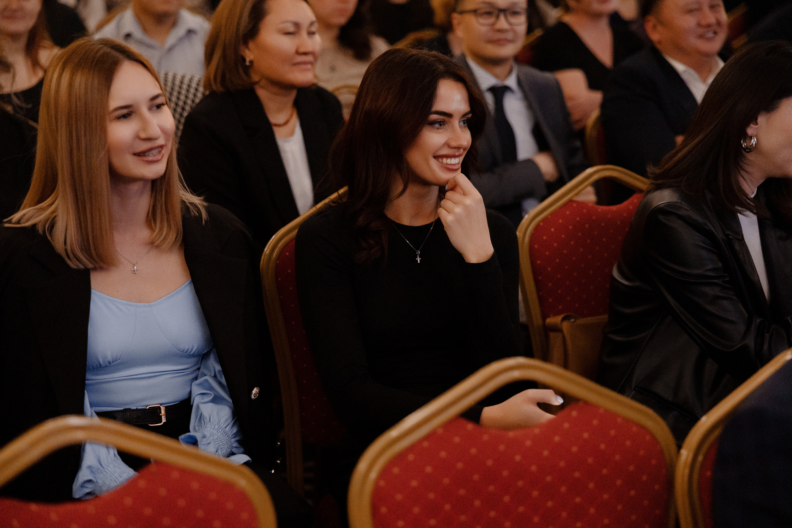 Concert Music of Ulan Asamudinov. Азимжан Нуритдинходжаев — свадебный фотограф