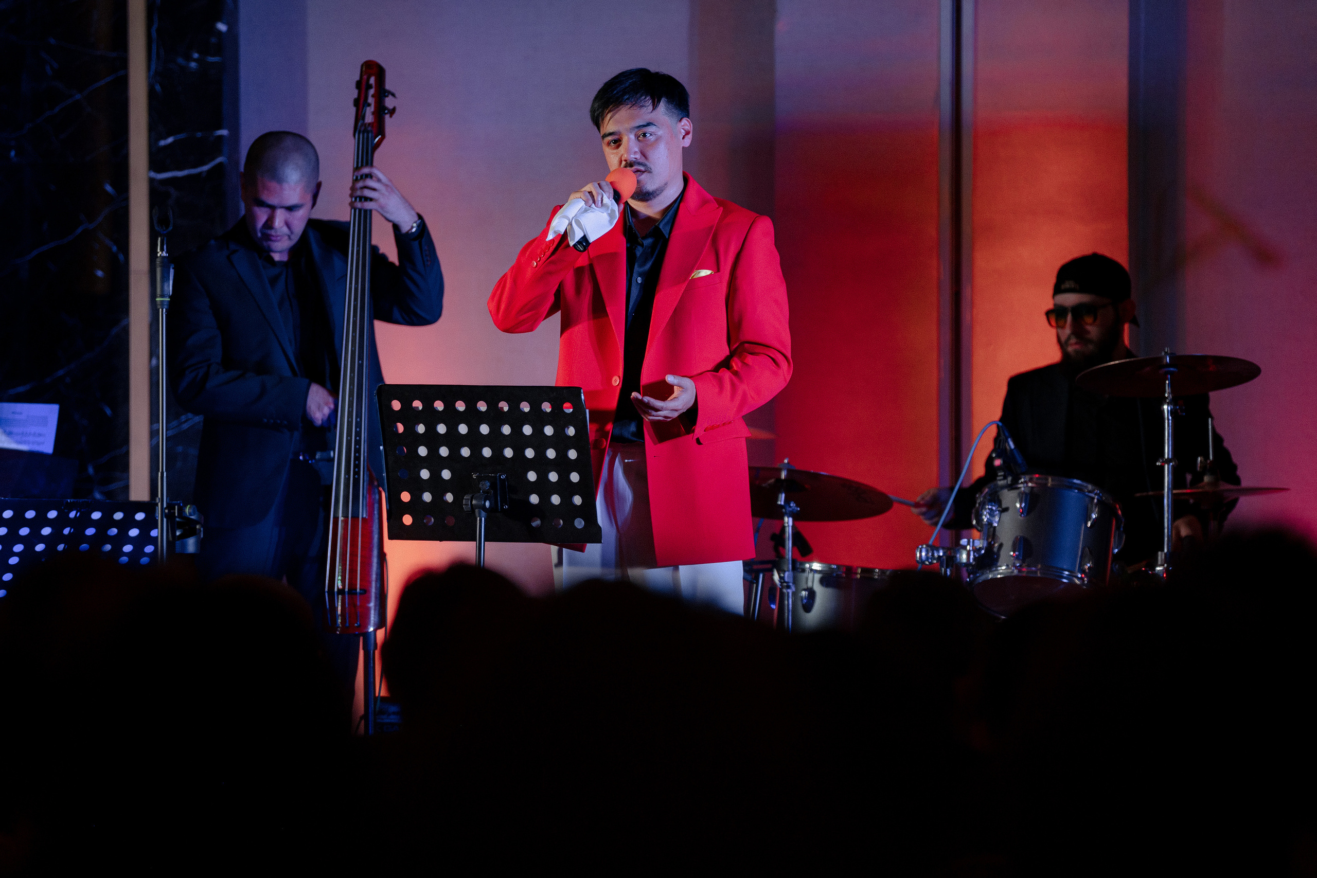 Concert Music of Ulan Asamudinov. Азимжан Нуритдинходжаев — свадебный фотограф