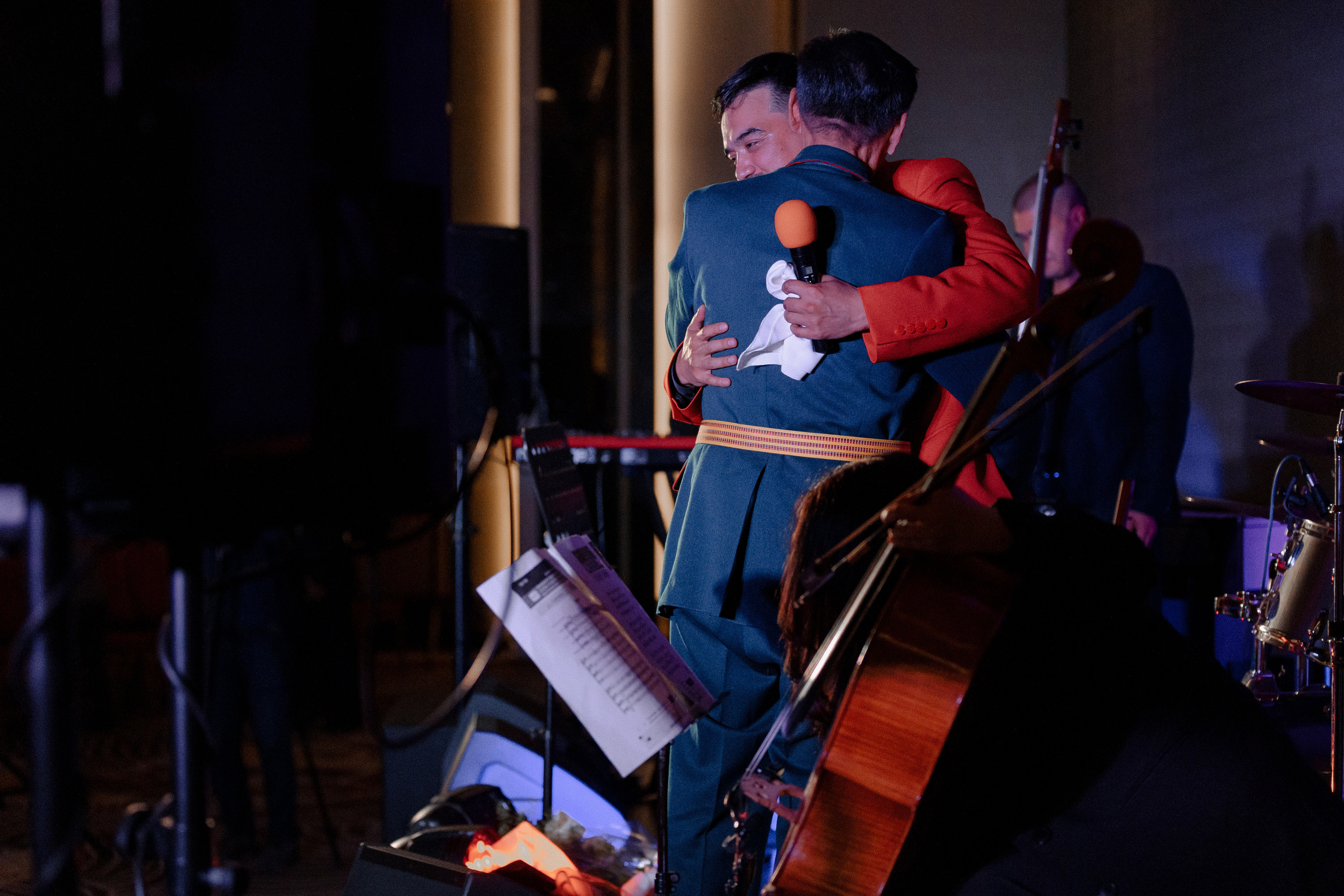 Concert Music of Ulan Asamudinov. Азимжан Нуритдинходжаев — свадебный фотограф