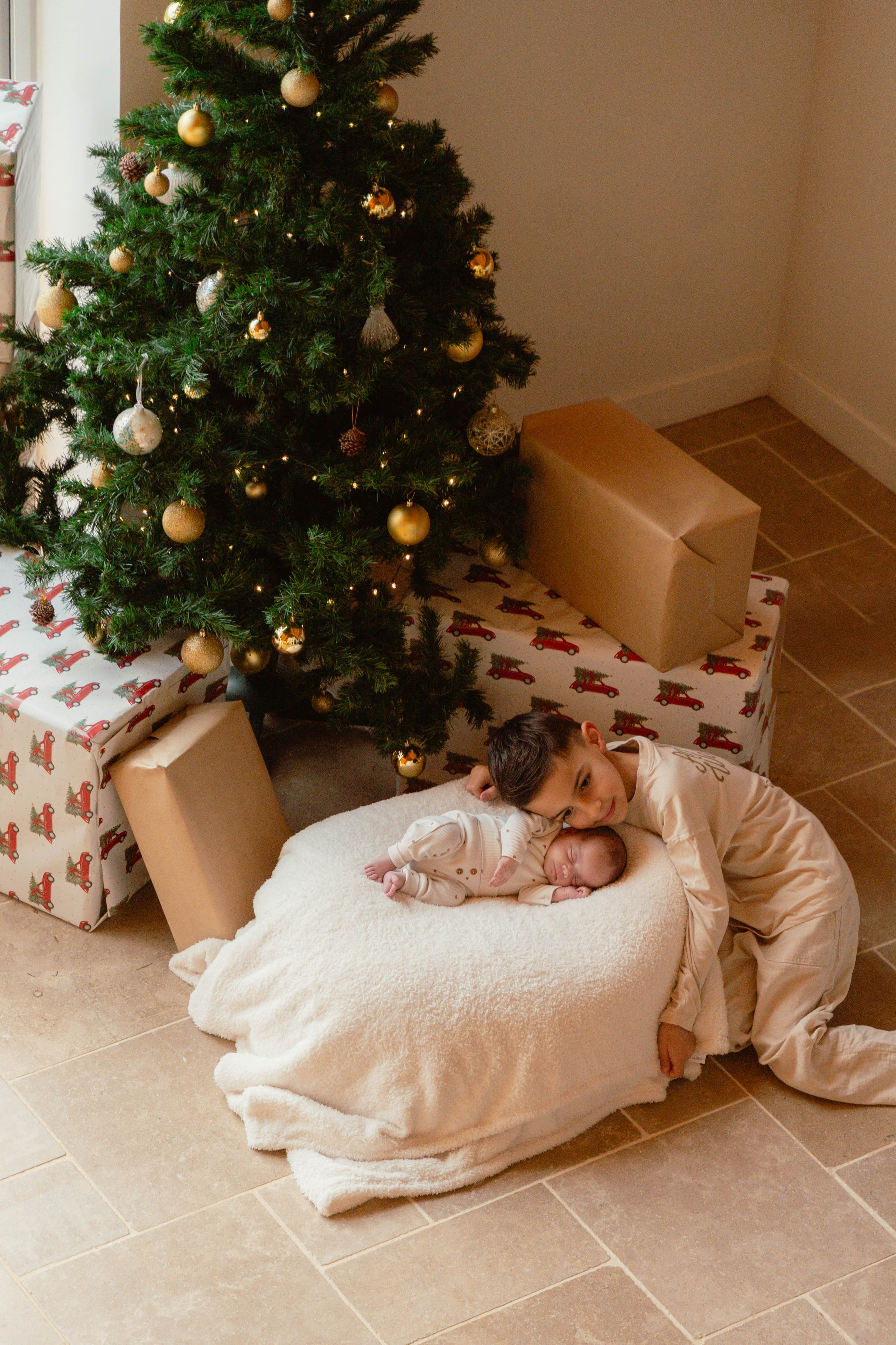 Salomé, Ludovic, Lou, Noah & Ava. Weeding photographer / event / portrait