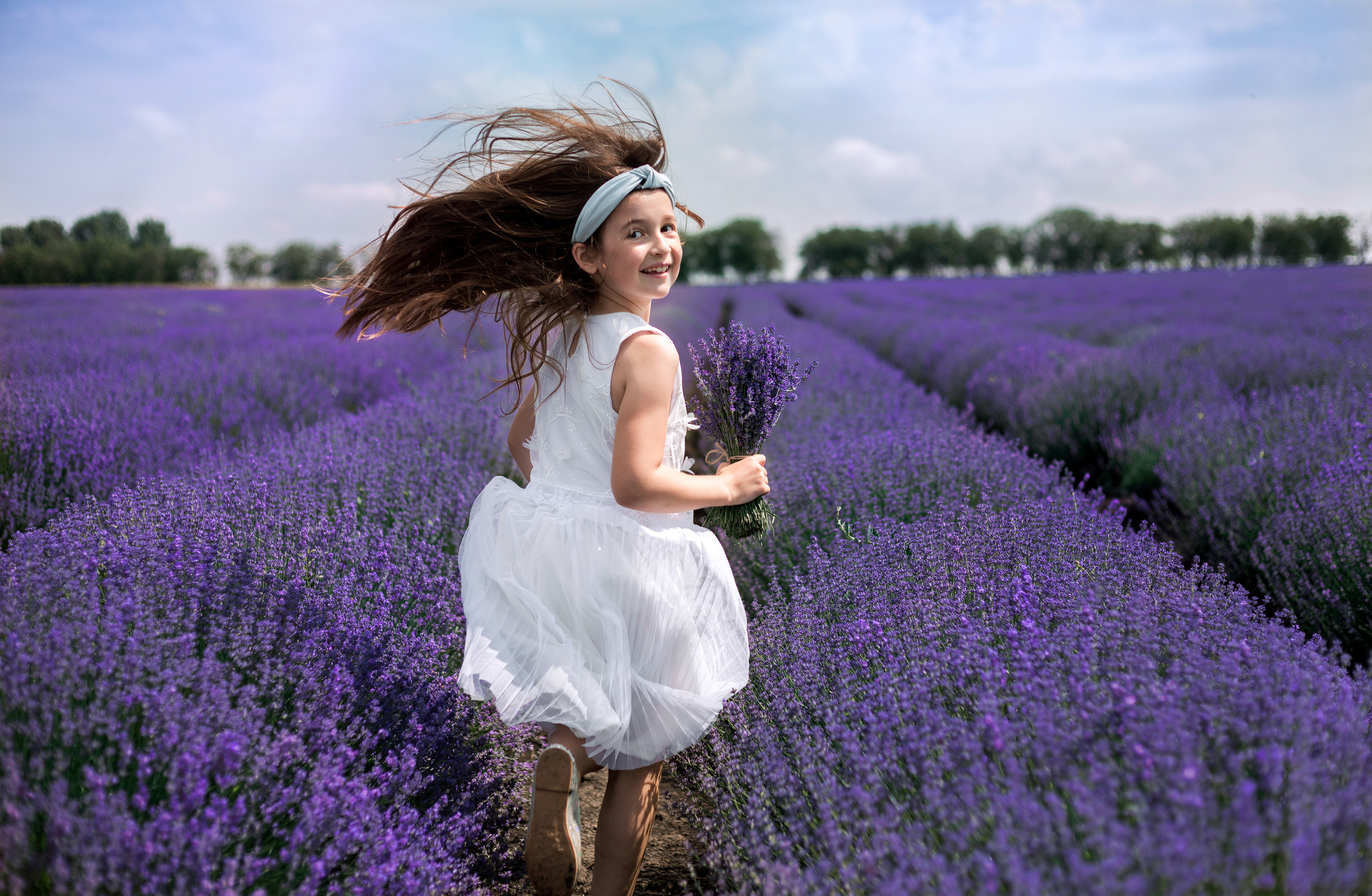 LAVANDA. Fotograf de nuntă și familie în Chișinău Sava Simion