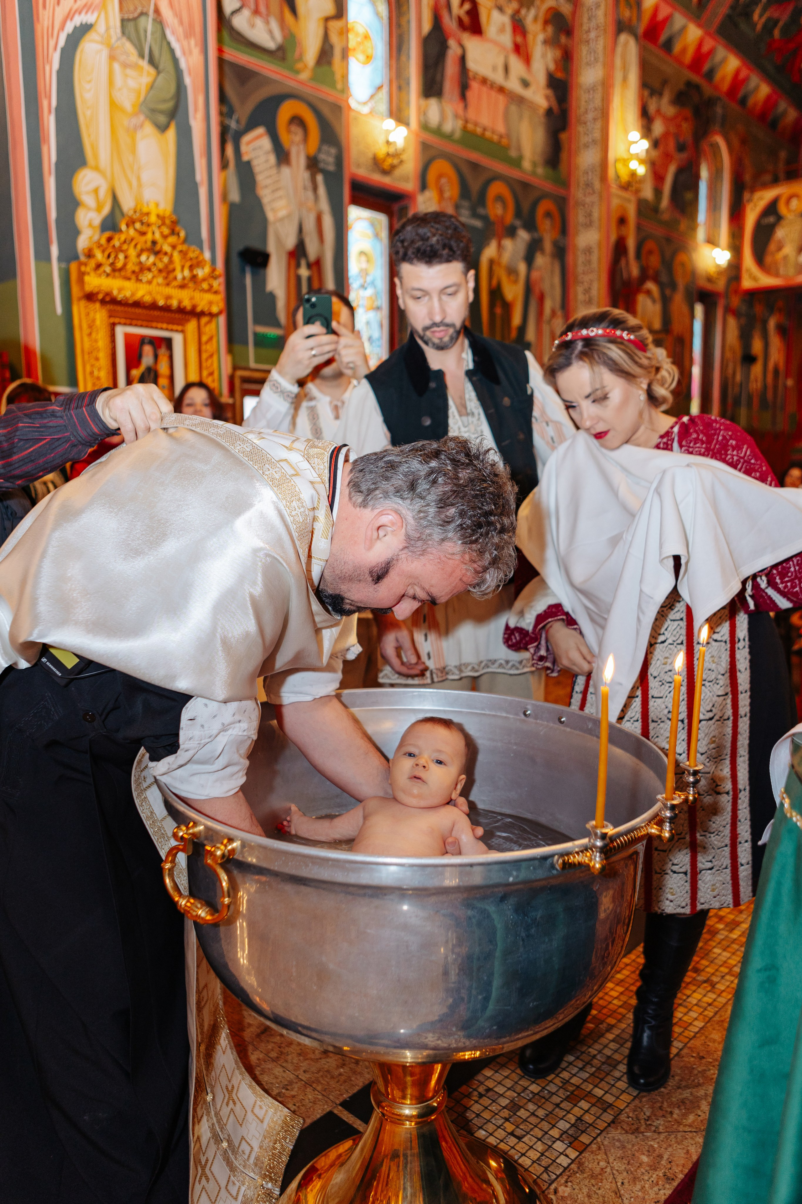 Botezul micuțului Matteo. Cristina Andronache fotograf Brașov fotograf de familie fotograf de nunta Brașov