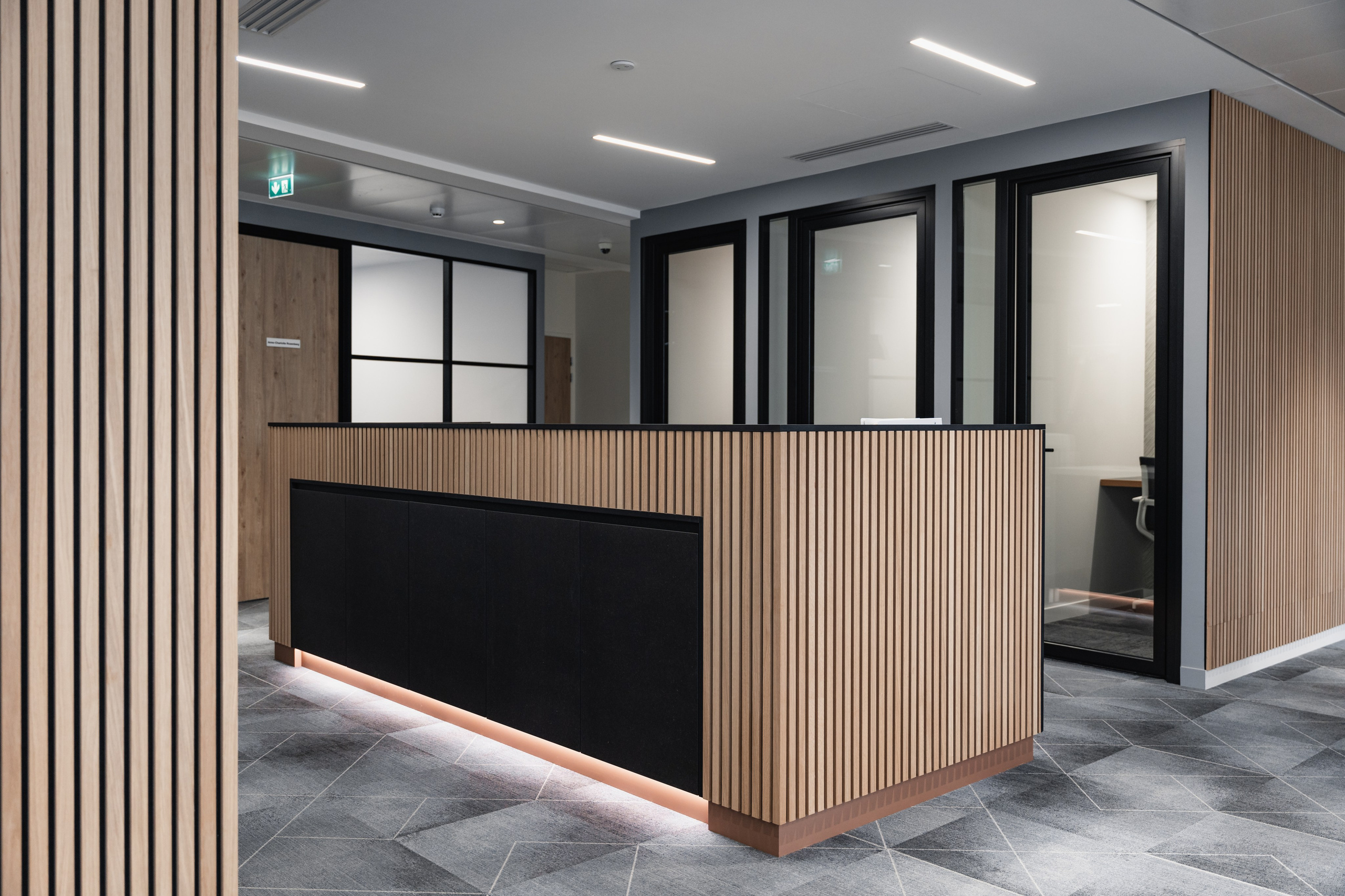 Office. Photographer in Paris — Vitalii Motruk