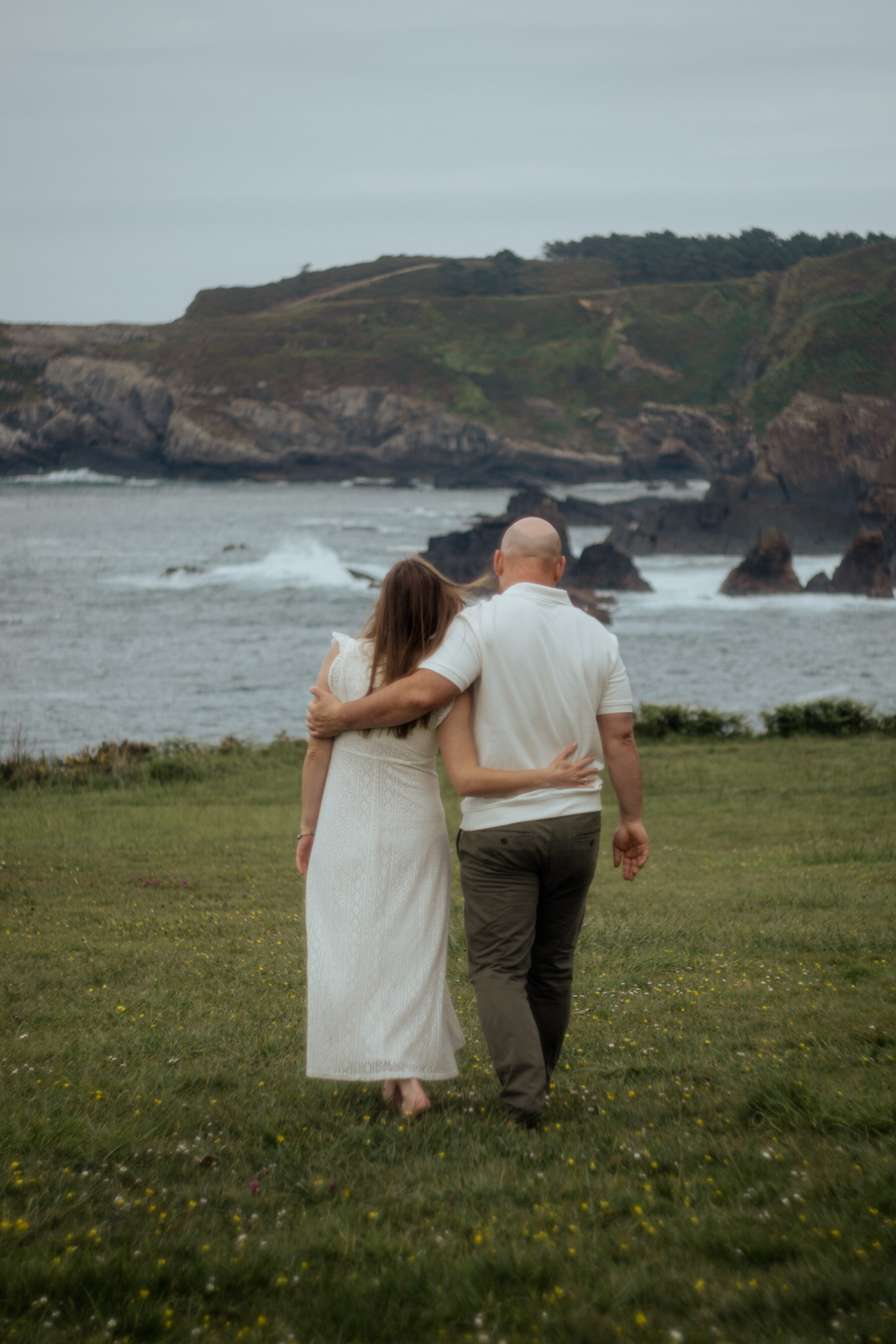 A Calm Maternity Story by the Sea in Asturias. Intimate moments & heartfelt portraits Anna Luchina
