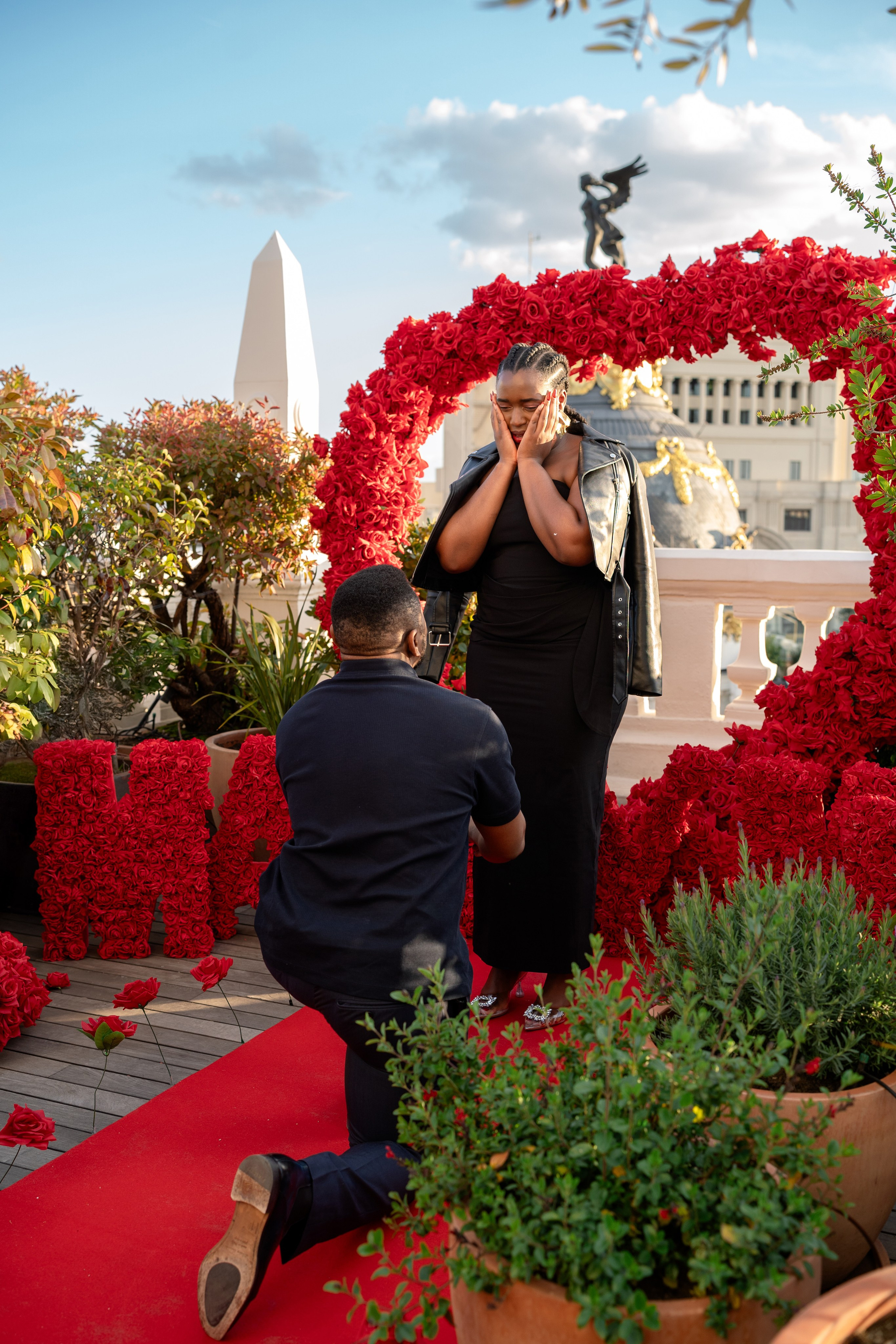 Surprise proposal at the rooftop. Фотограф в Мадриде Алена Белянинова