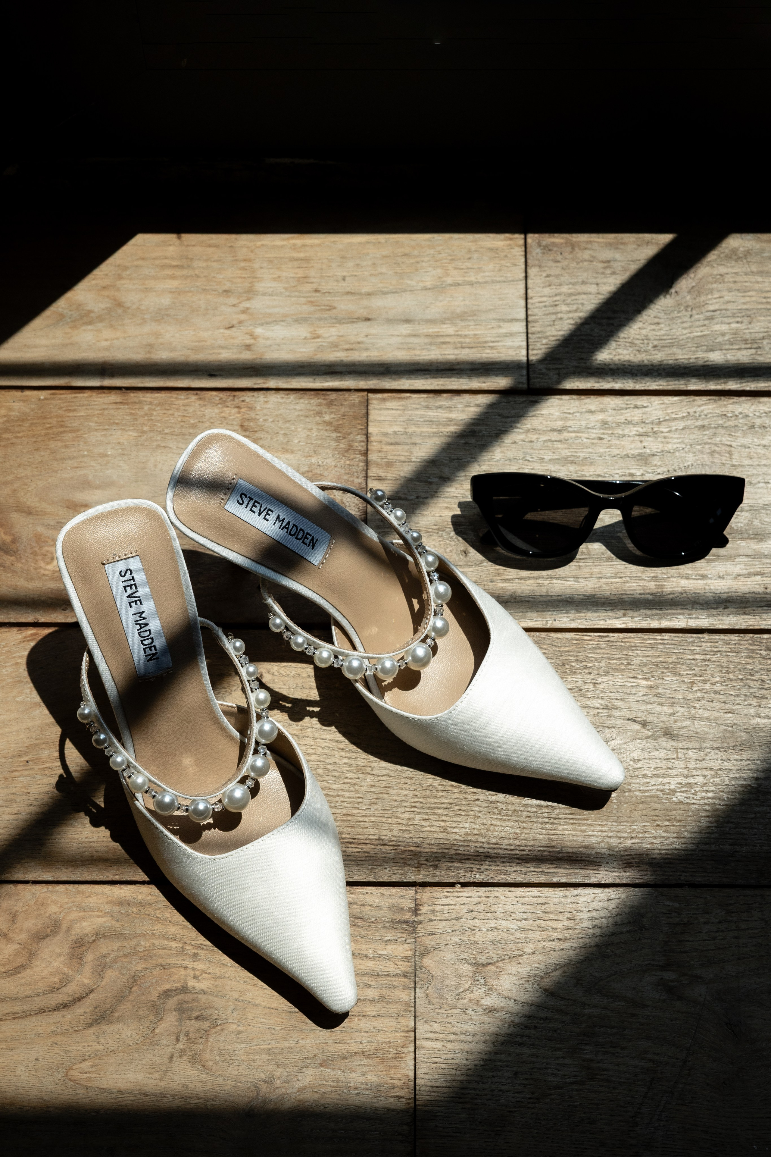 Modern Château Wedding in Occitanie — Domaine de Merlac. Eugénie Smirnova — Wedding & Elopement Photographer in Southwest France