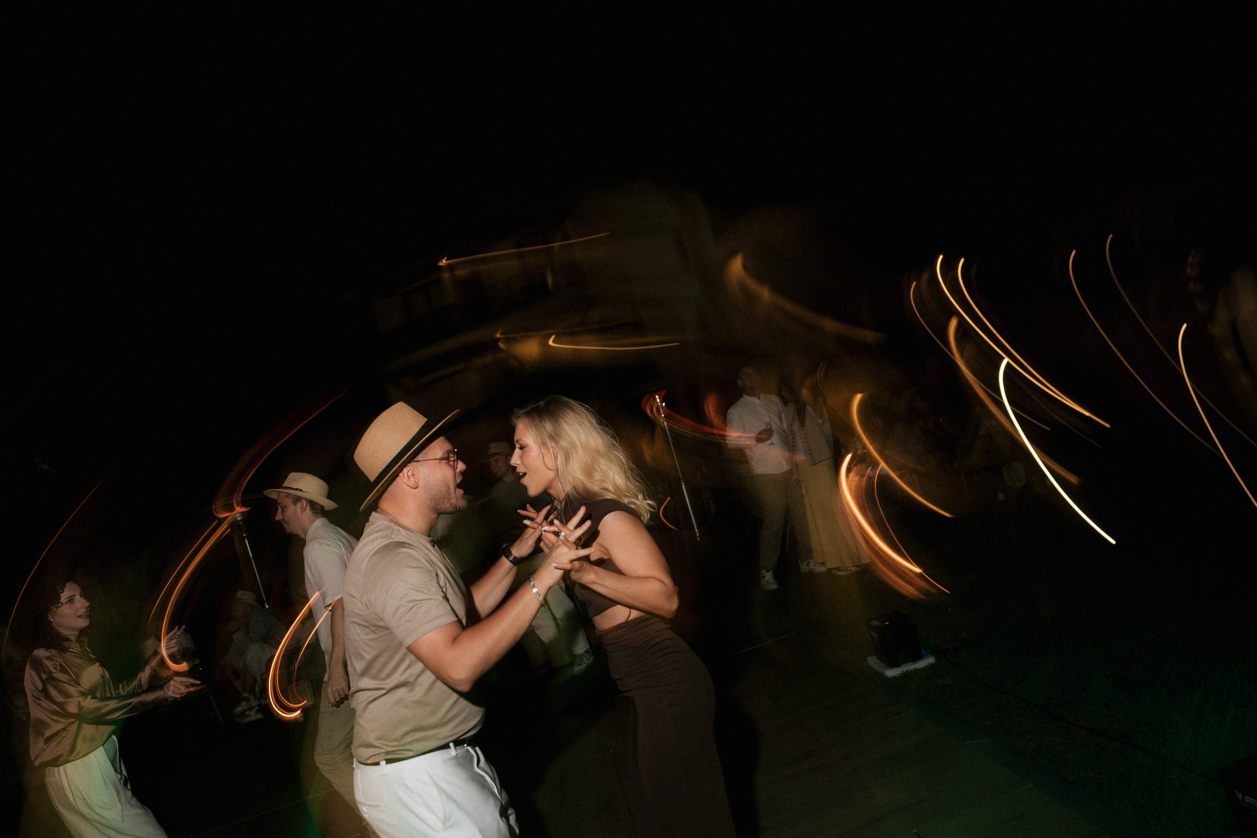 Vlad & Tanya. Photographer Alina Sparrow