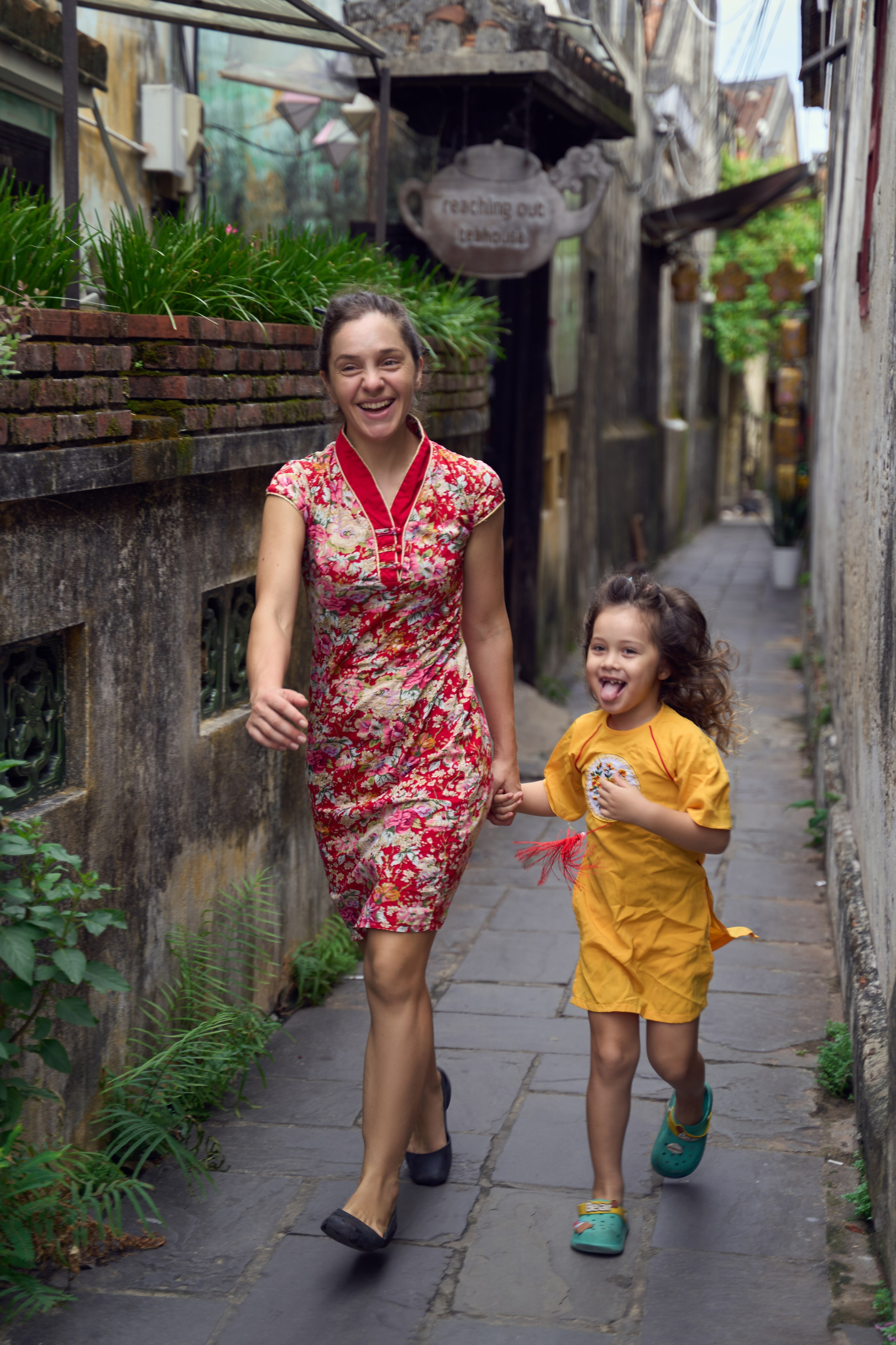Family Photography in Hoi An | Natural & Candid Moments. Photographer in Hoi An — Veronika Guzenko. Natural photoshoots for couples, families and solo travelers. Book your shoot today