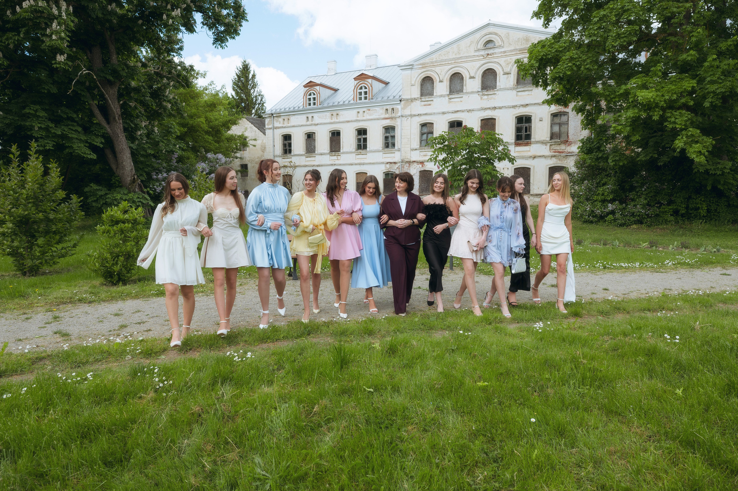 Paskutinis skambutis Joniškėlyje. Vestuvių fotografė Santa Jonuškė | Šiaulių apskritis, Panevėžio apskritis ir visa Lietuva