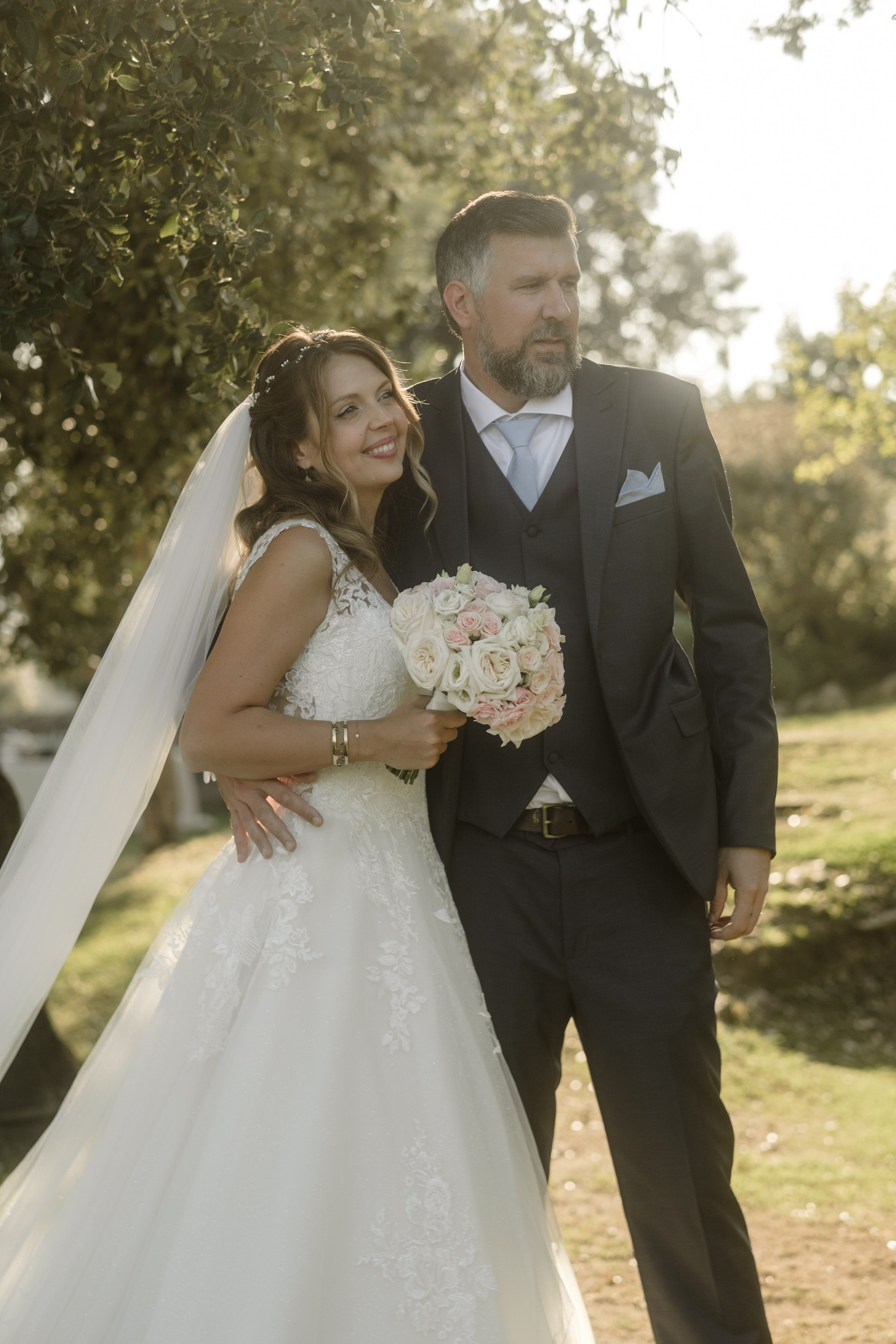 Svetlana & Alman. Monestir Sant Salvi. Paola fotógrafo / videografo de bodas en Barcelona