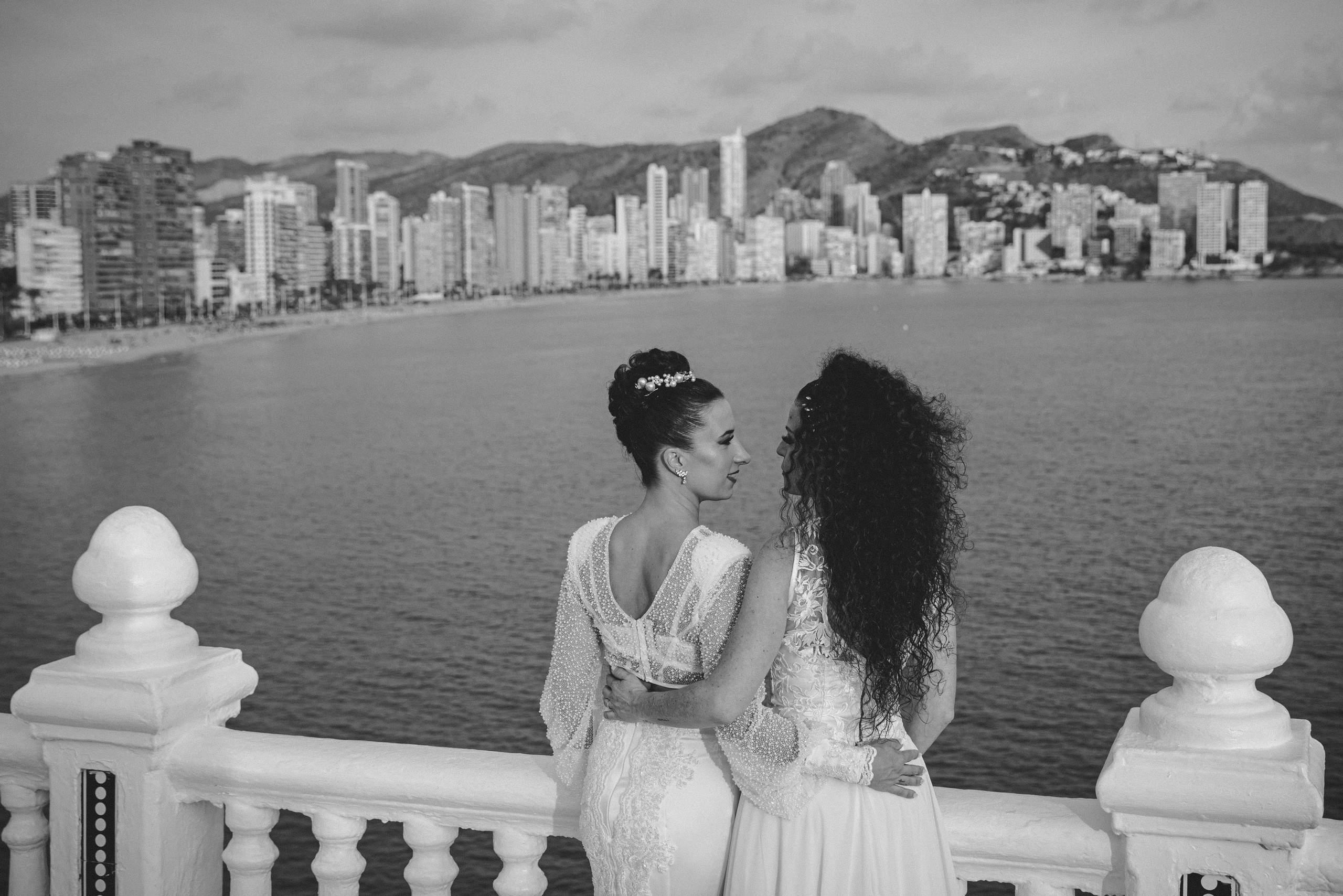 Una boda vivida sin prisas, contada con verdad. Ramoné Fotografía · Fotógrafo de Bodas en Alicante, Murcia y Valencia | Reportaje Natural y Documental