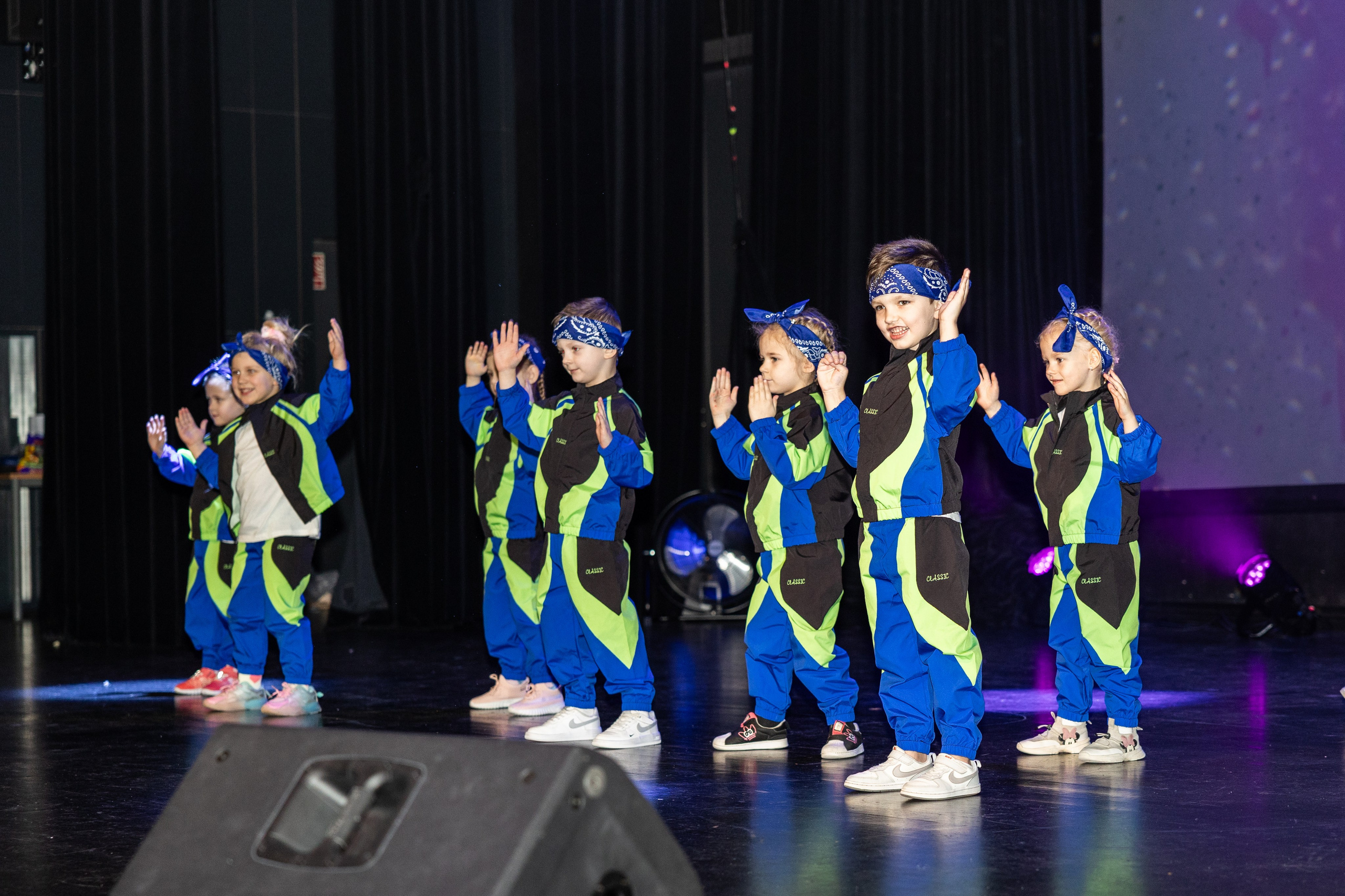 LEO DANCE SHOW WINTER 2025. Семейный и детский фотограф в Варшаве Мила Бобровская