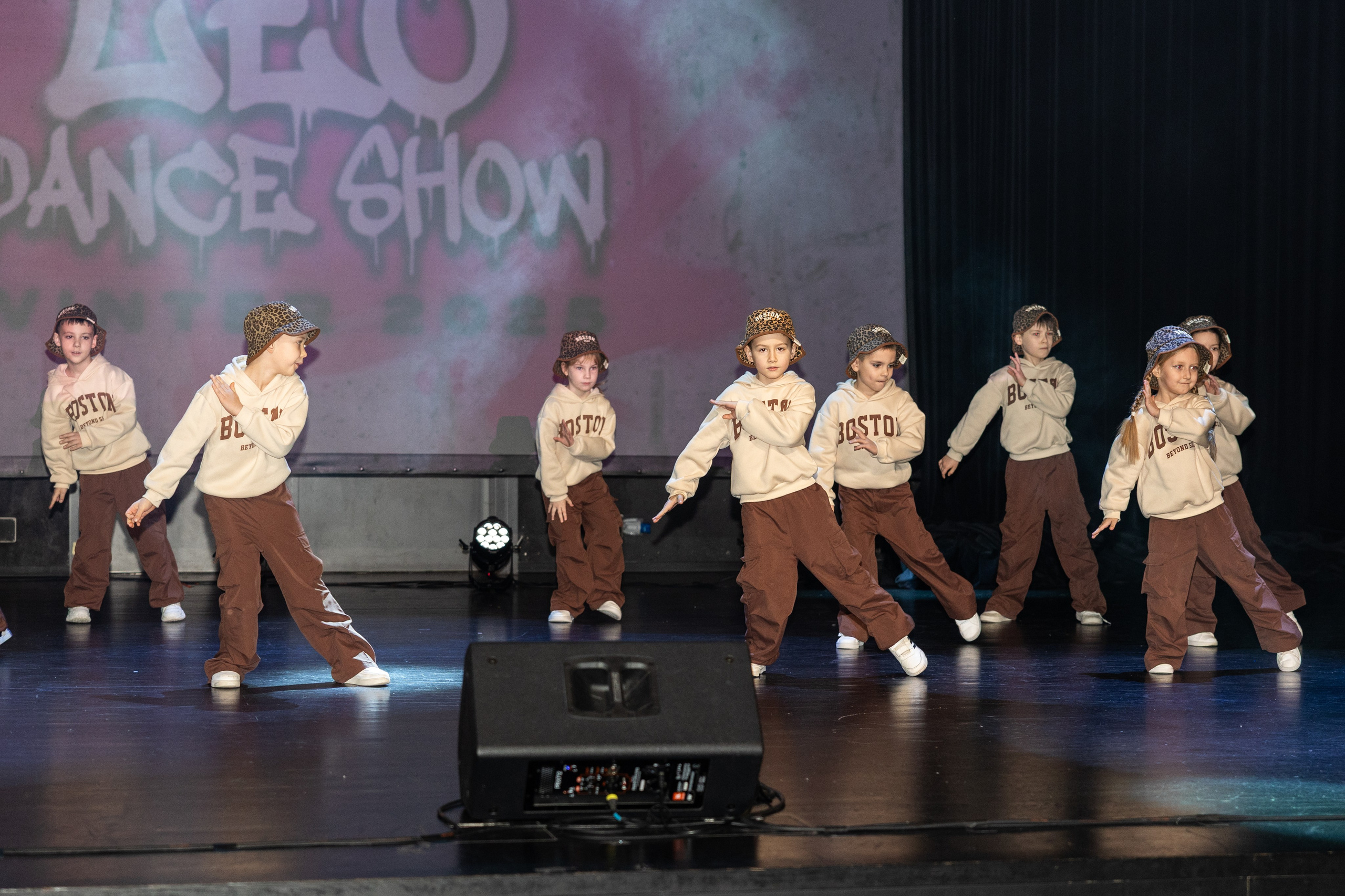 LEO DANCE SHOW WINTER 2025. Семейный и детский фотограф в Варшаве Мила Бобровская