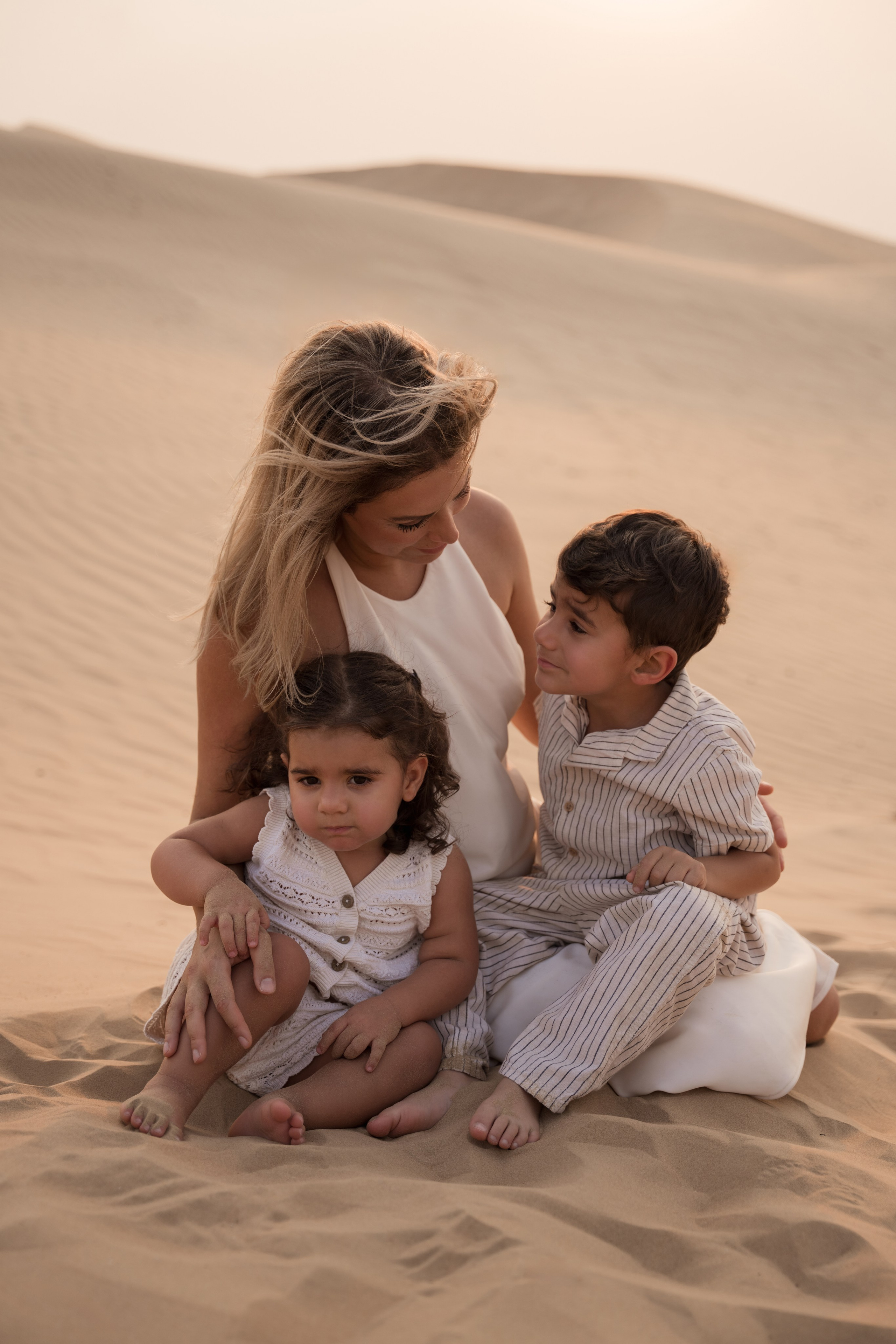 Sun, sand & family. Angela Iakovleva — Family Photographer in Dubai