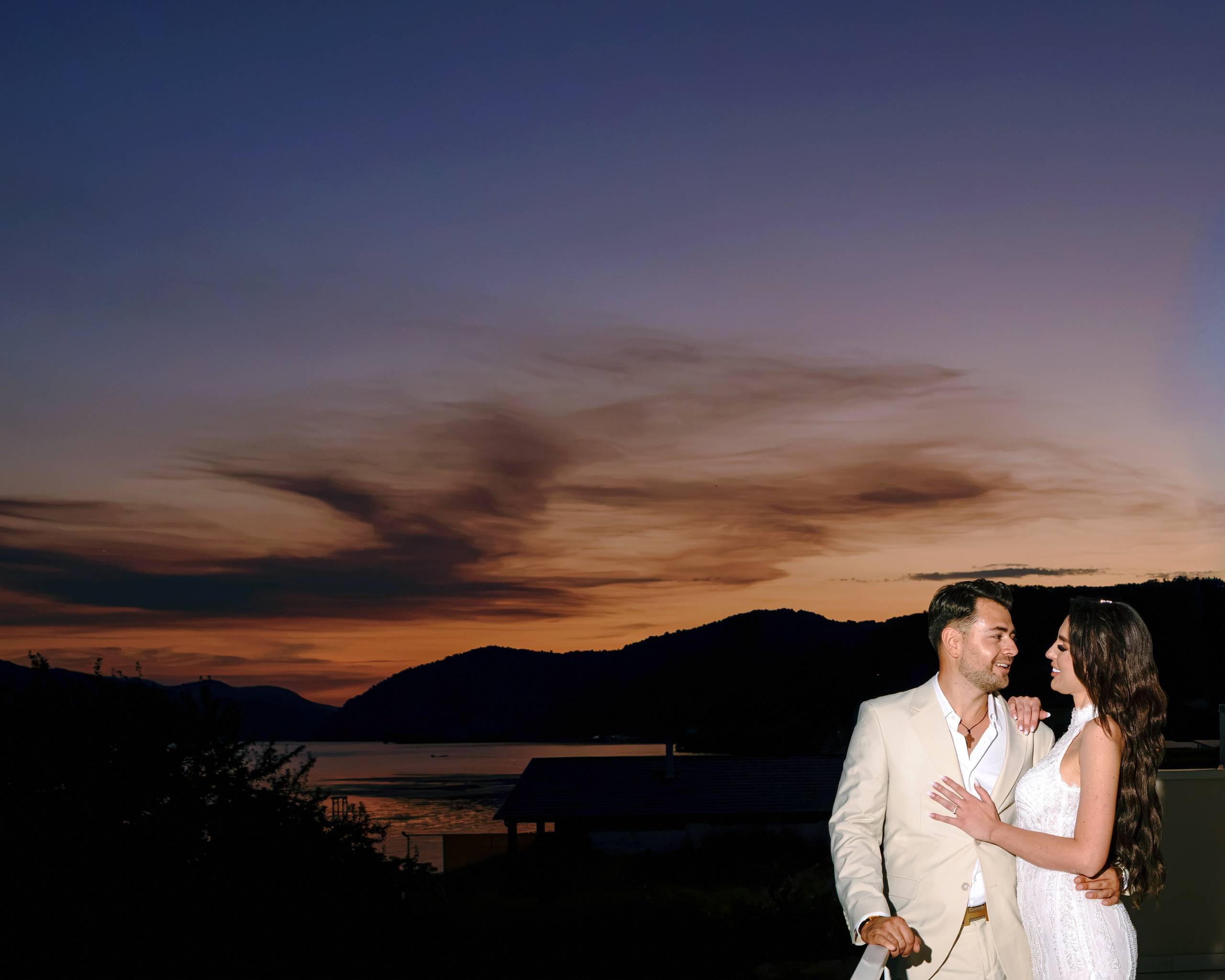 Iubire la apus pe Dunăre | Sonia & Bogdan. Andrei Marta | Fotograf Nuntă & Destination Wedding
