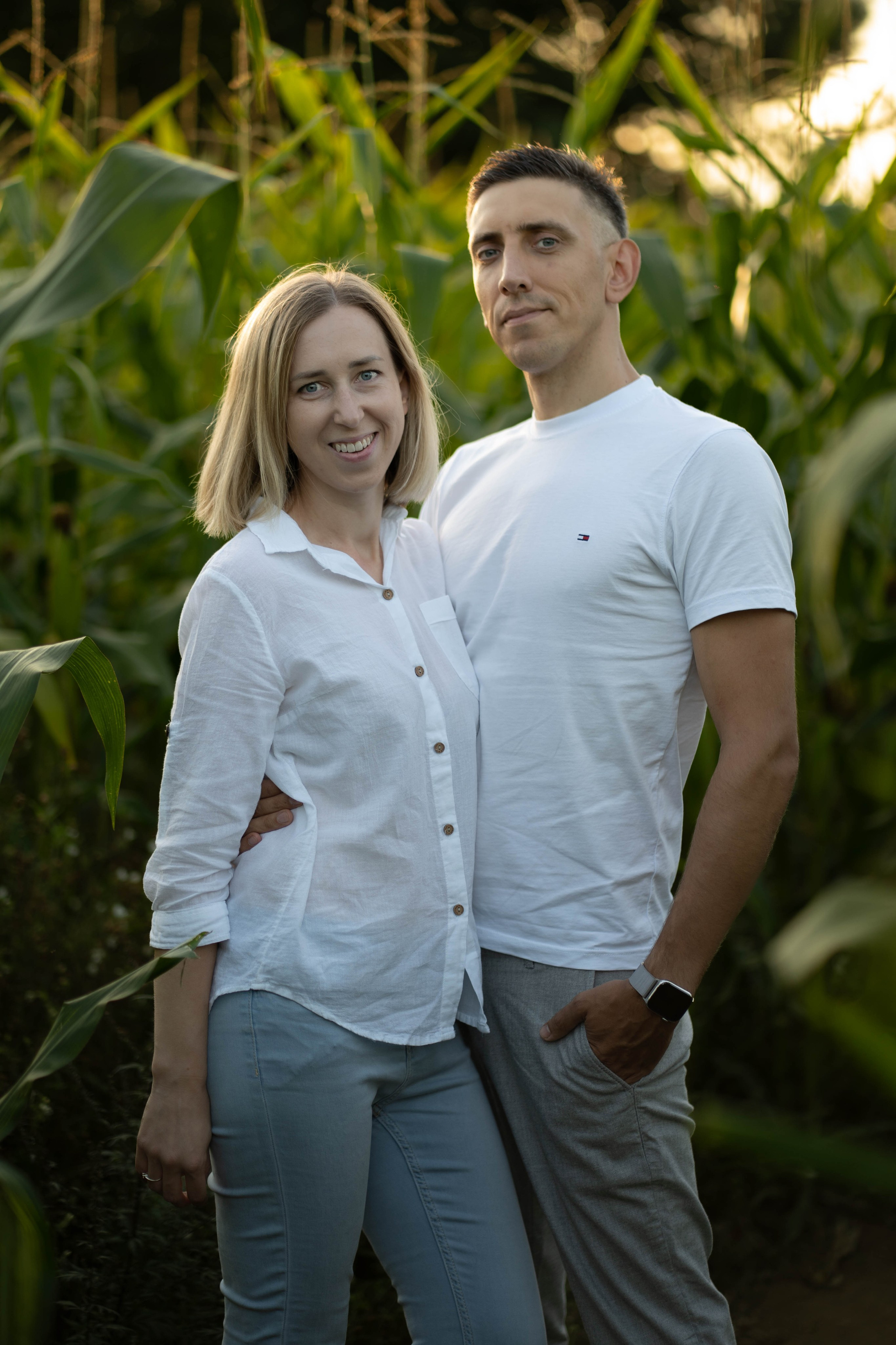 Renata — šeimos fotosesija kukurūzų lauke. Fotografija — Olga Bojarin