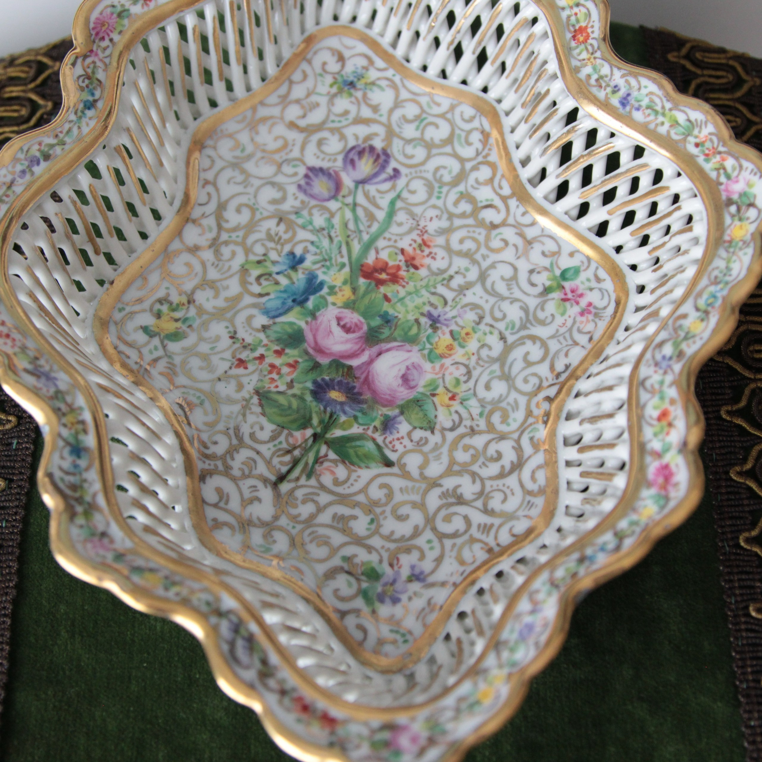 Franceplate. Современнные и актикварные украшения в Барселоне, Москве и Санкт-Петербурге