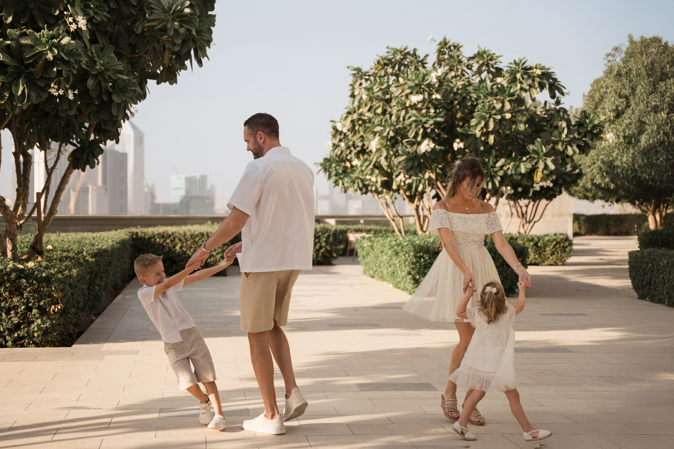 The heart of the city. Angela Iakovleva — Family Photographer in Dubai