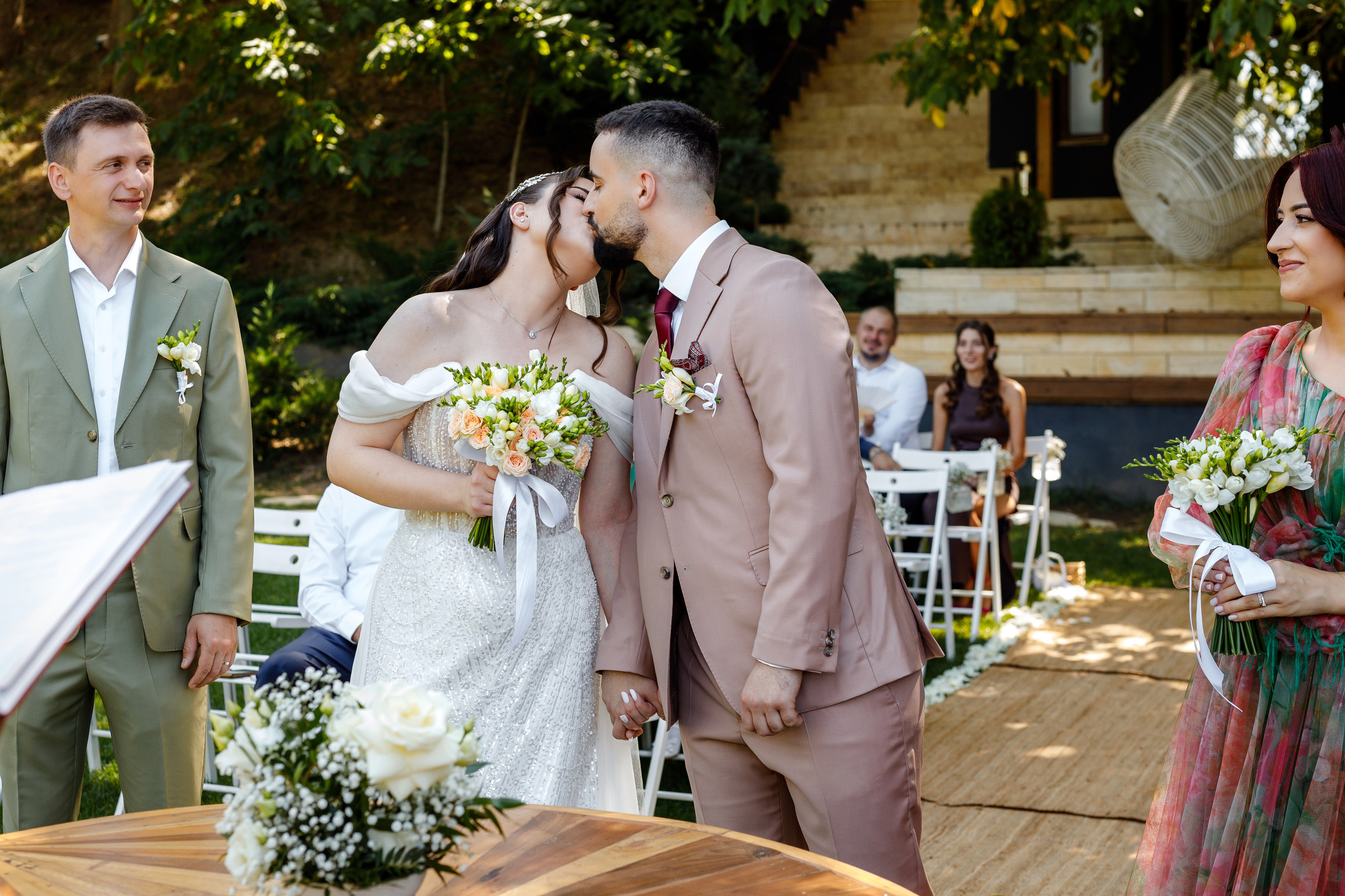 Mihai & Iasmina. Lucian Dedeu — Fotograf de nuntă și eveniment