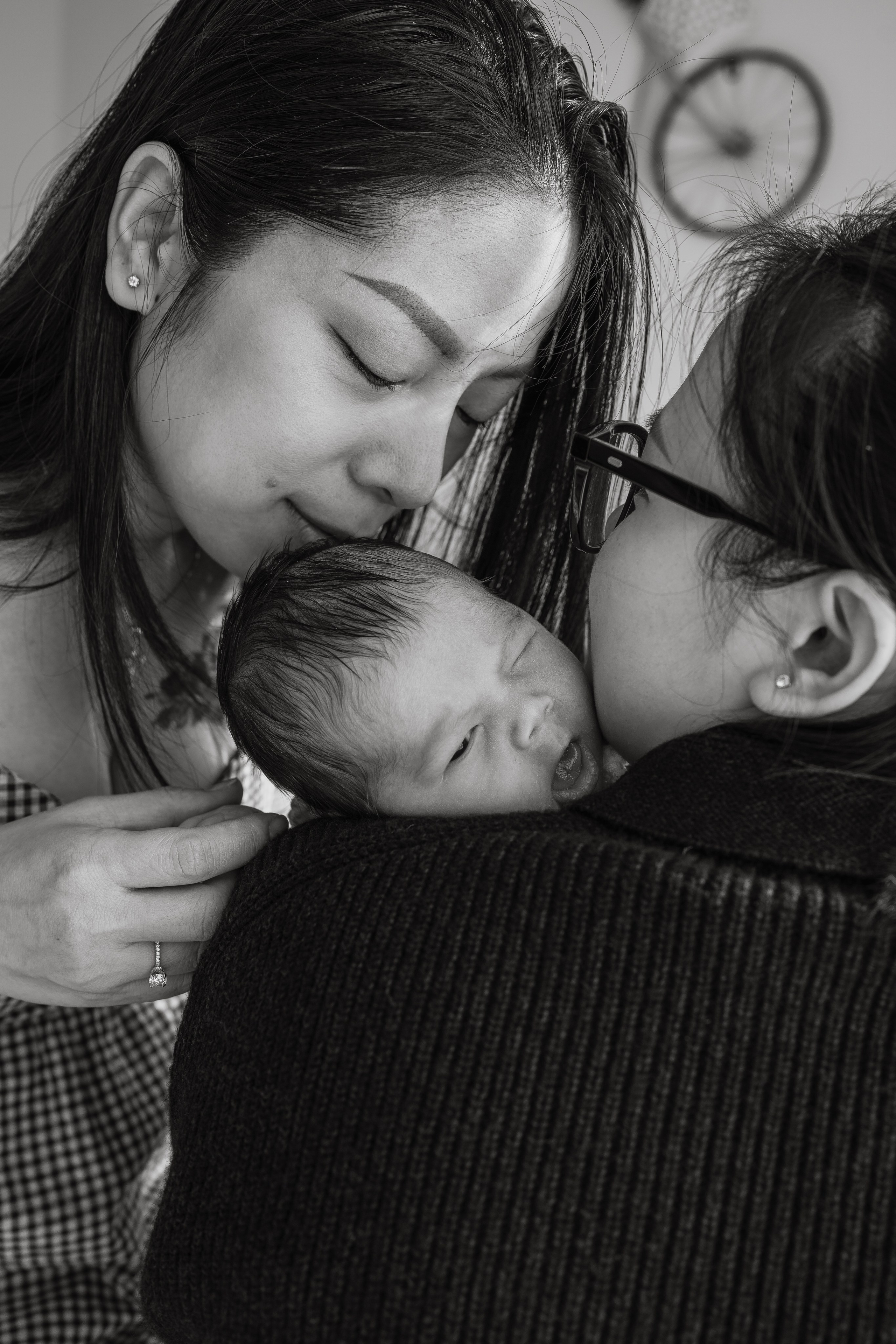 Cozy At-Home Newborn Photography – Warm & Emotional. Alisa Tant — Family and newborn photographer Bucks County, Montgomery county, Philadelphia, NJ