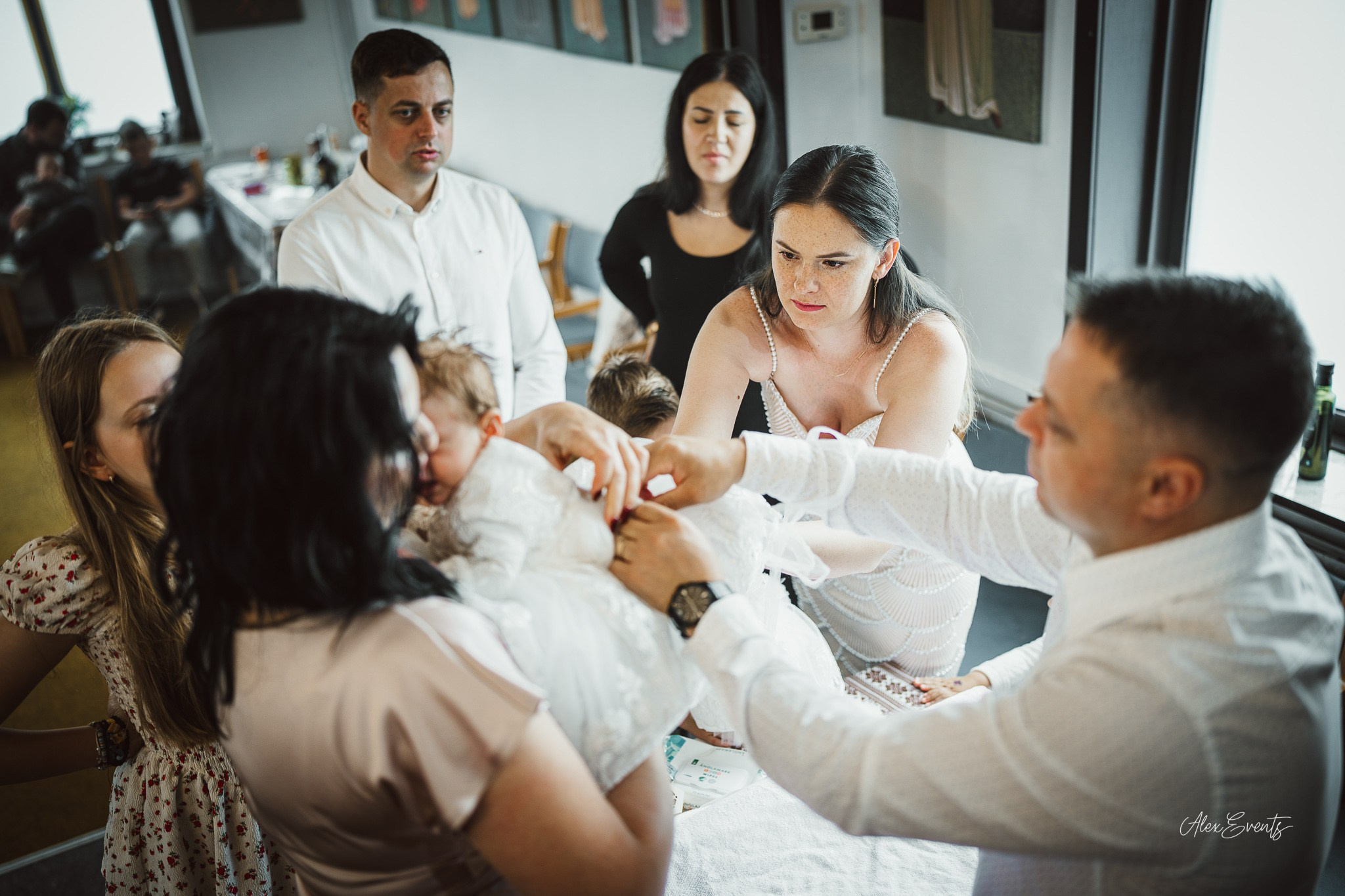 Botez autentic romanesc fotografiat la biserica din Agerbæk Danemarca. AlexEvents Fotograf / Videograf de evenimente Danemarca DK Horsens, Arhus, Odense, Vejle.Nunta, botez, foto-studio