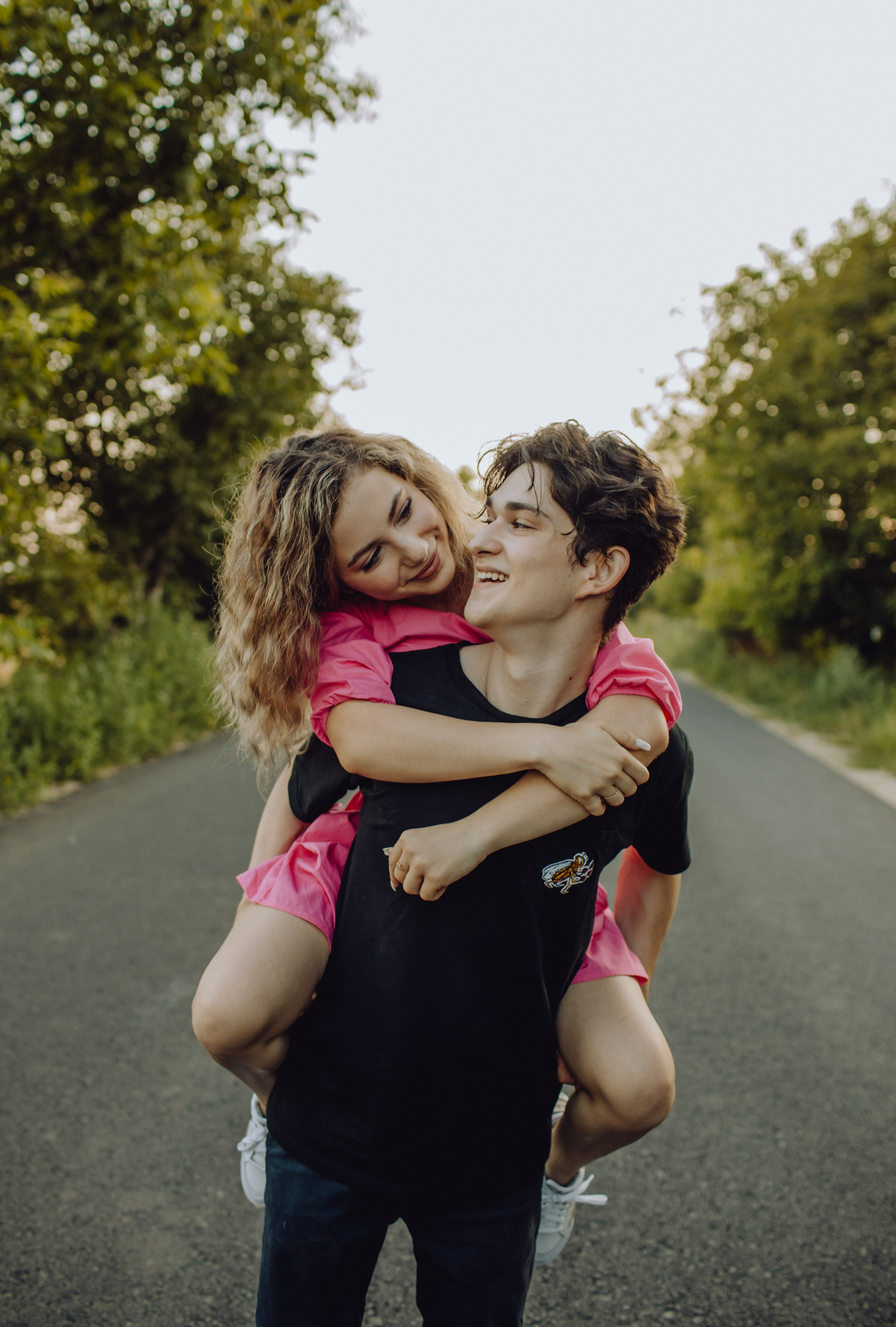 Raul & Larisa. Wedding & couple photographer from Romania Rut Vetan