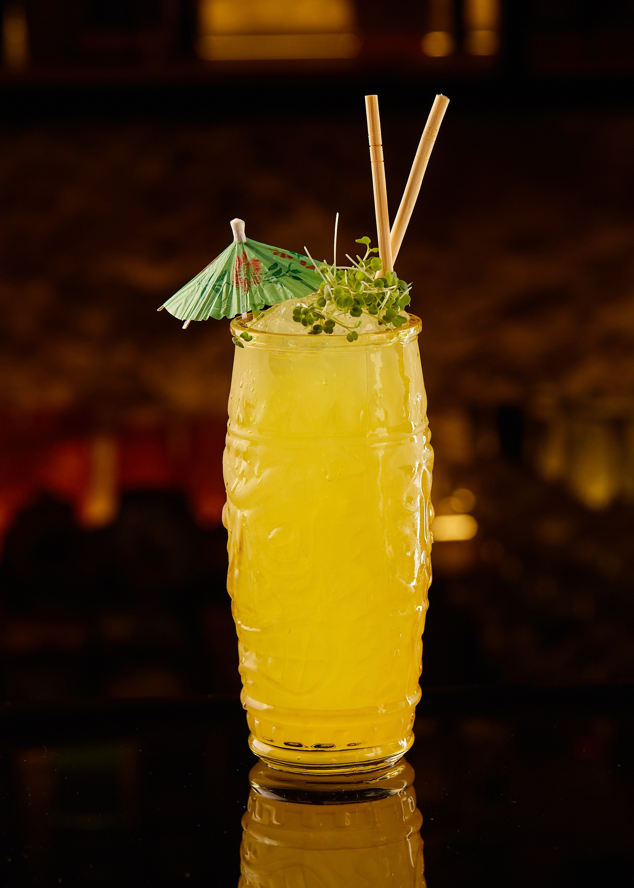 Bar menu photography in Berlin — Professionelle Bar-Menü-Fotografie in Berlin | Фотосъемка для барных карт в Берлине | Профессиональная съемка барных карт в Берлине