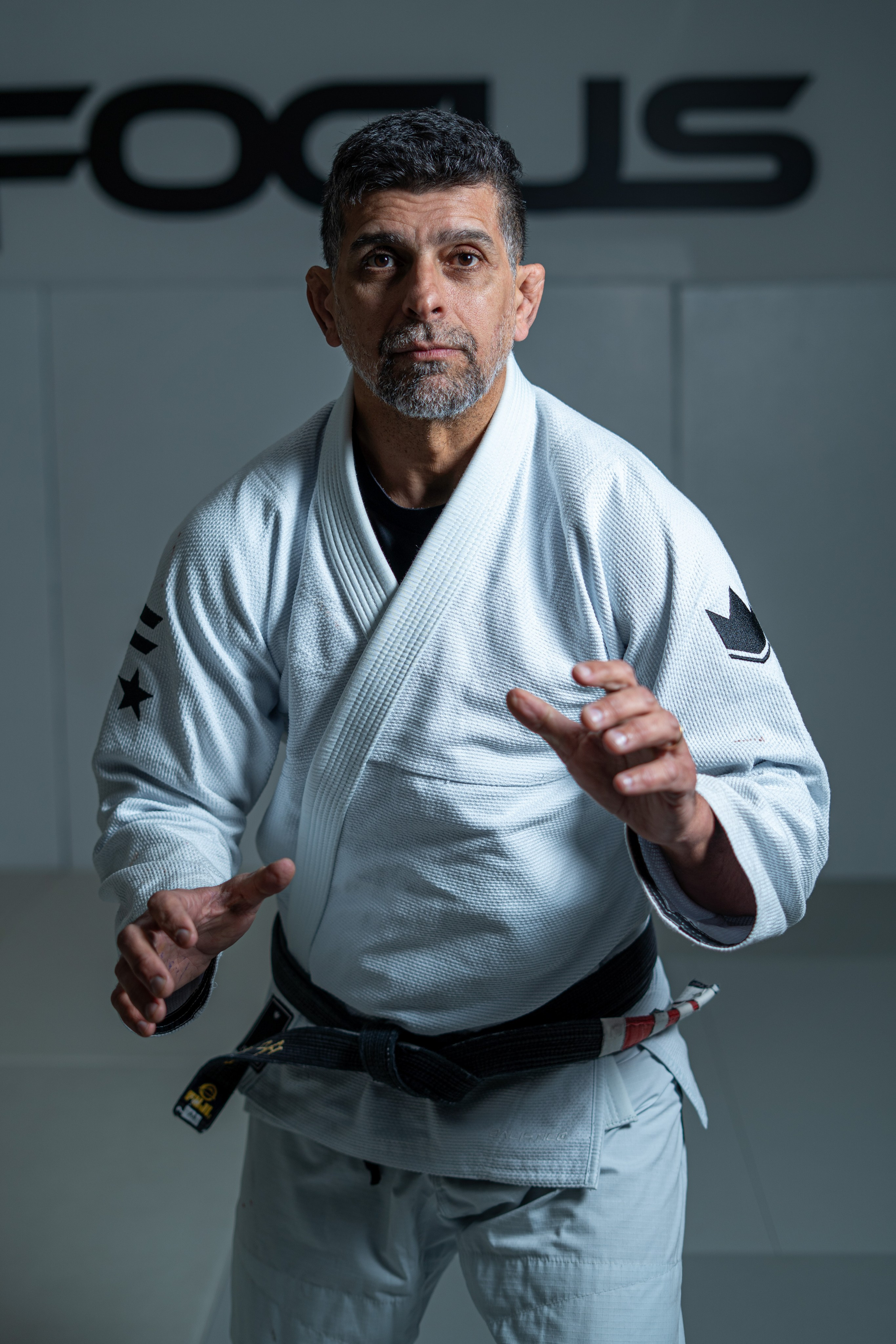 Alexandre Azevedo. Frames by Giovani Braga