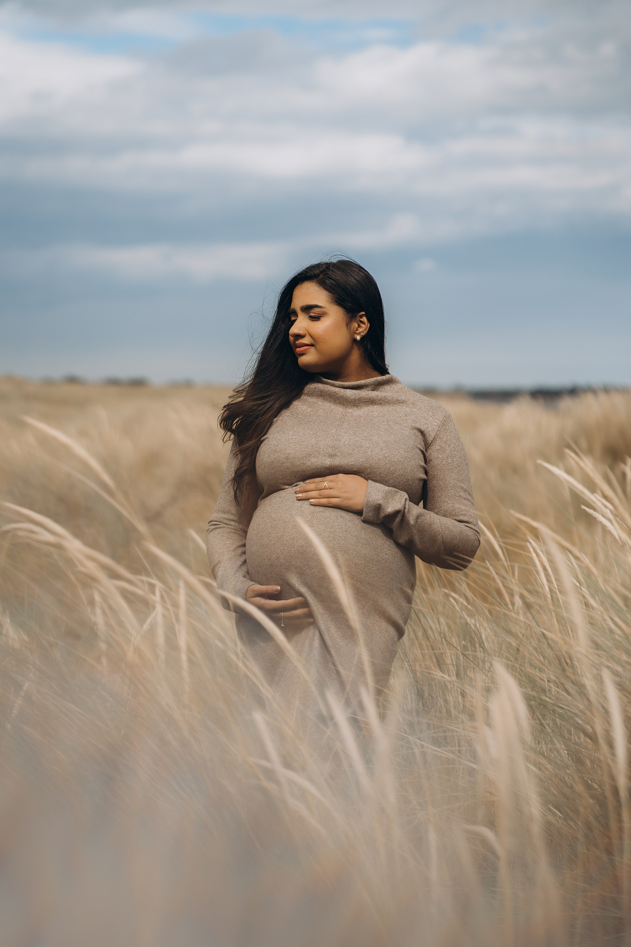 Meera: Bull island. Maternity/Love story/Wedding photographer