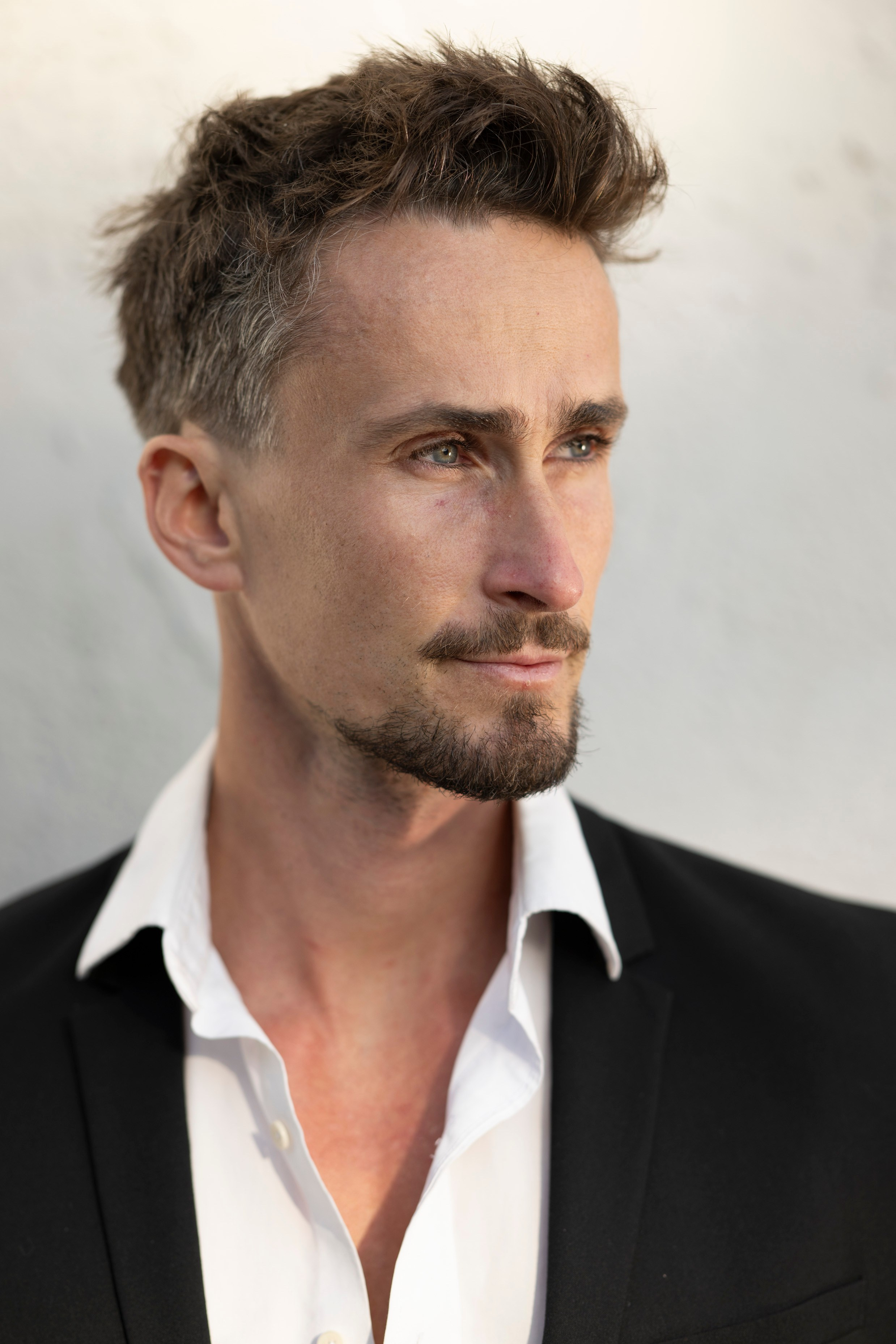 Headshot Business Retoucher Olha Kompaniiets. Professional high end photo retoucher Olha Kompaniiets