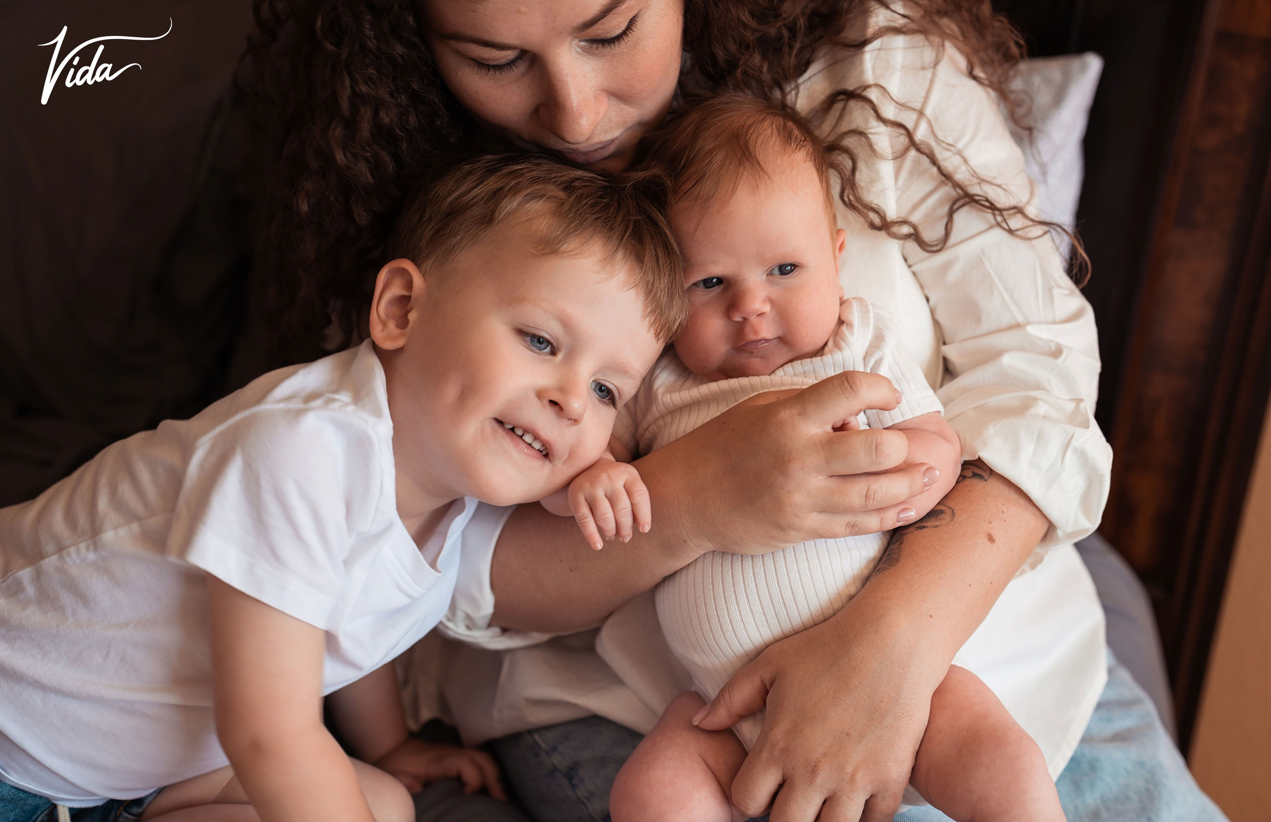 Vida magazine. Issue June'24 “Motherhood”. Wedding & elopement photographer Viktoriya Kravtsov. Las Vegas