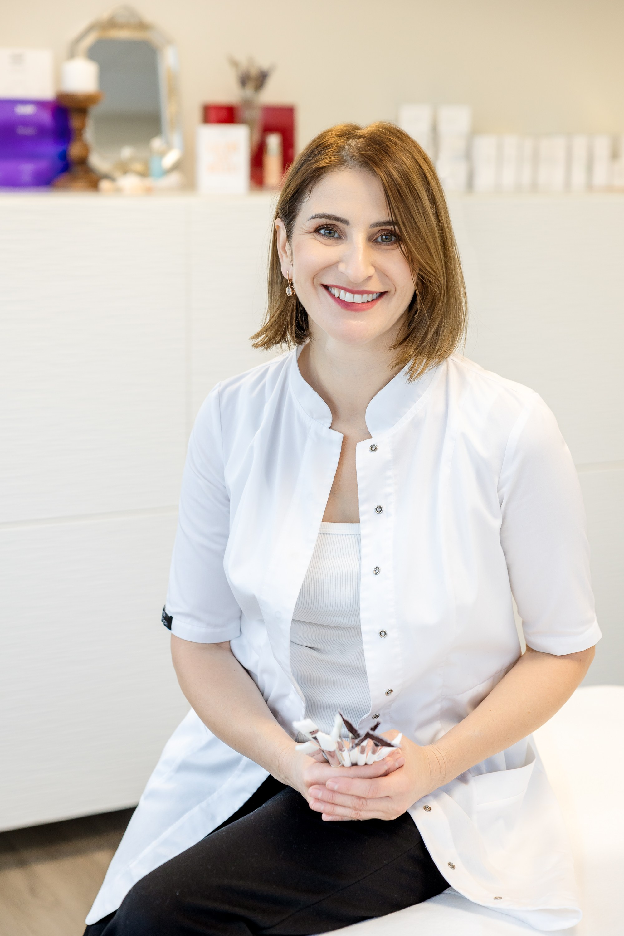 Violeta Sili, Esthéticienne/Beautician