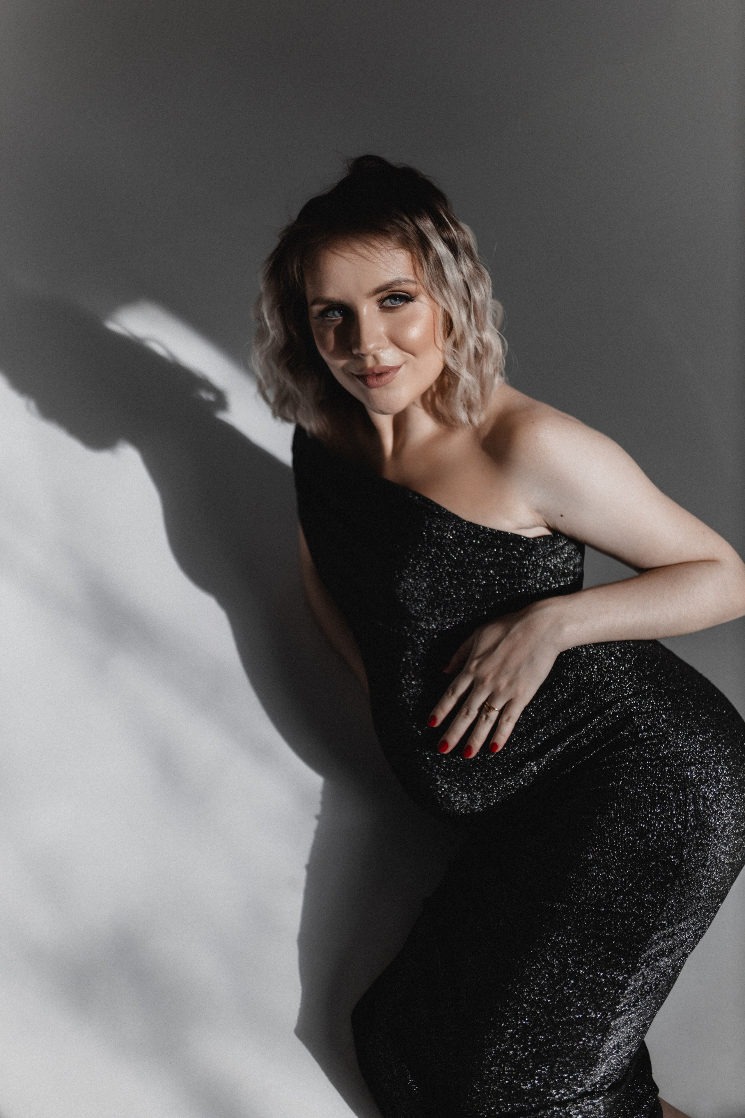 Babybauch Shooting im Fotostudio | Schwangerschaftsfotos in Bochum. Hochzeitsfotografin Bochum | Halyna Reiche Fotografie NRW