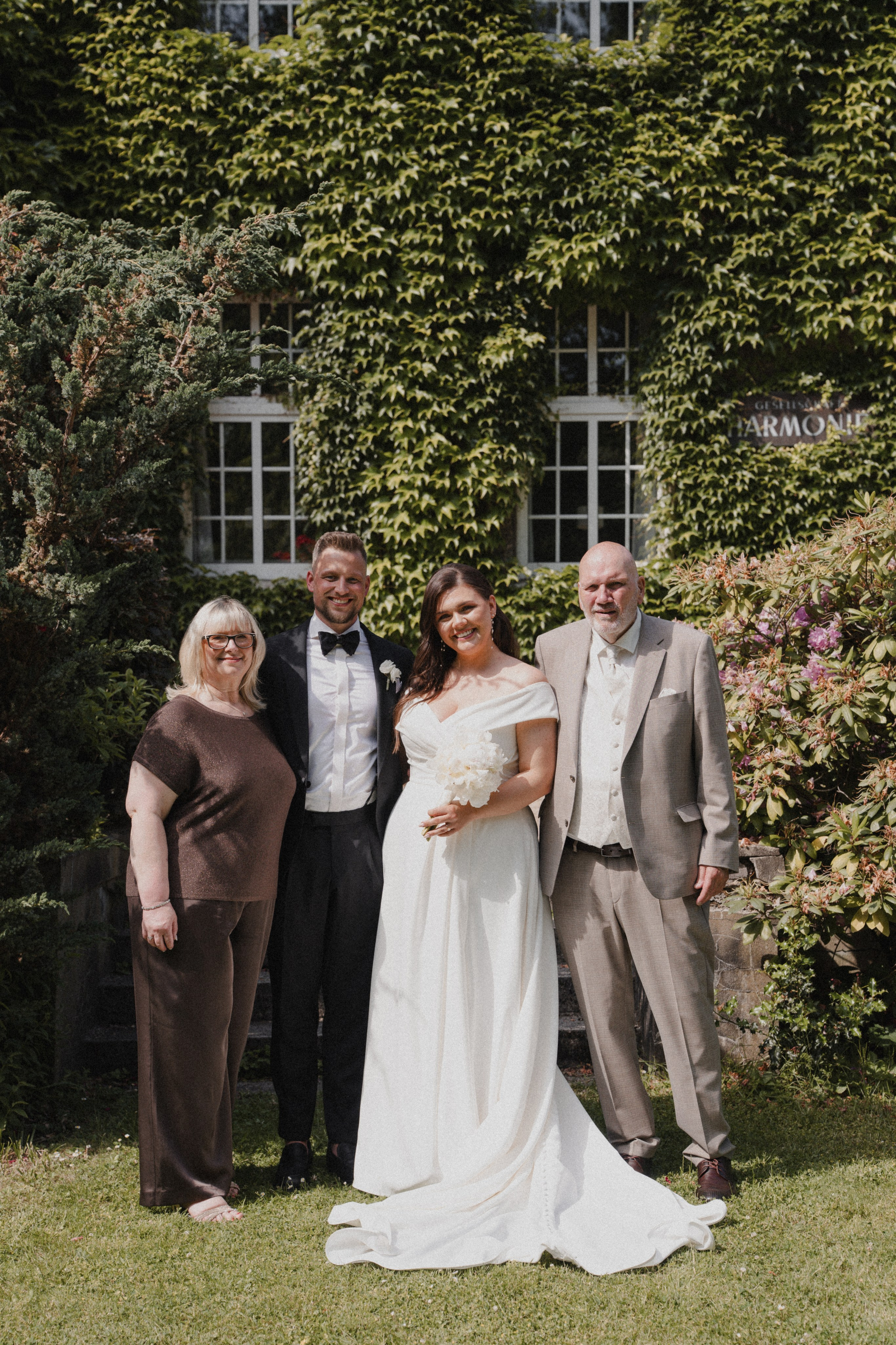Jessica & Felix I Gesellschaft Harmonie Bochum. Hochzeitsfotografin Bochum | Halyna Reiche Fotografie NRW