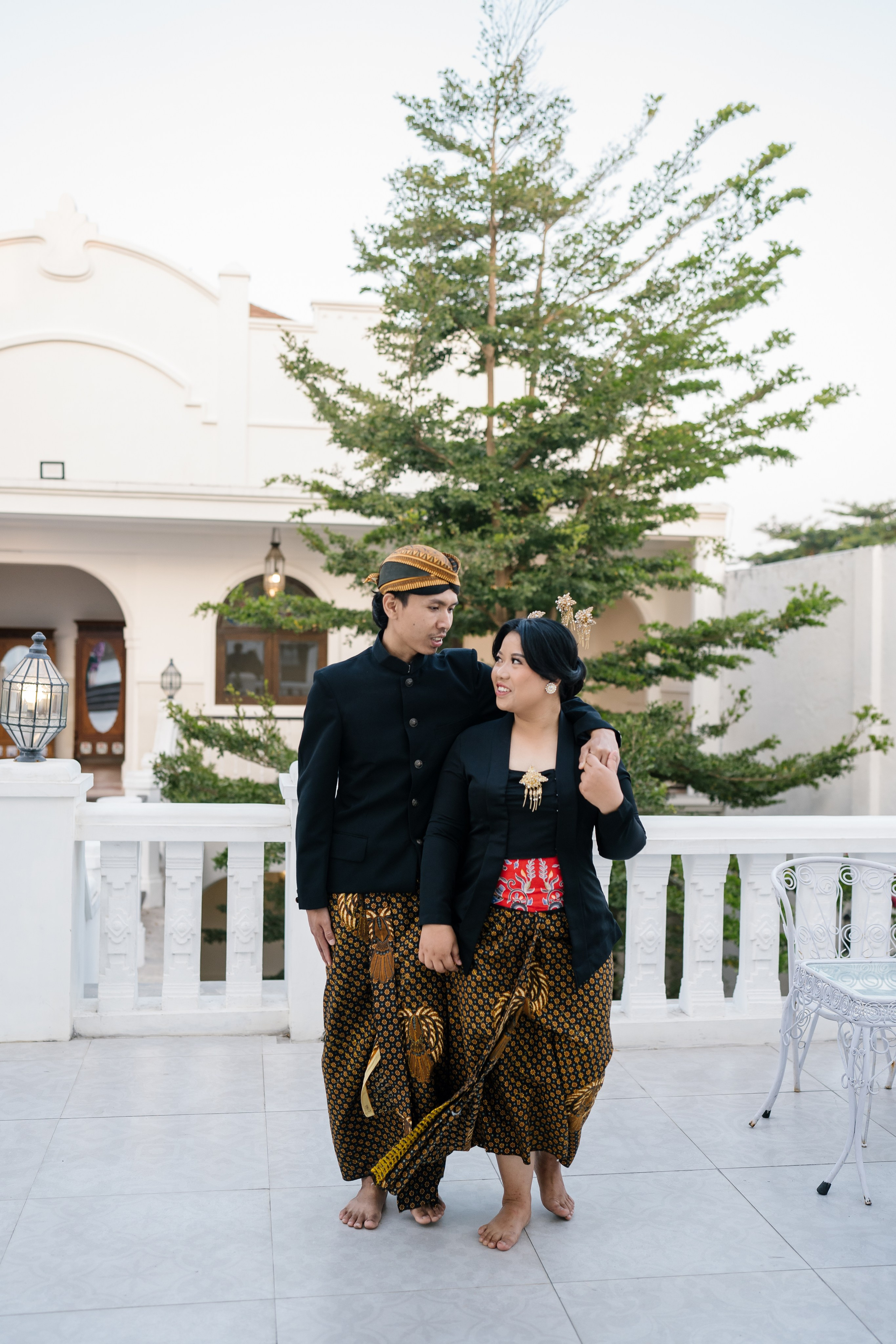 Prewedding Photo Shoot with Javanese style. Female Photographer in Bali