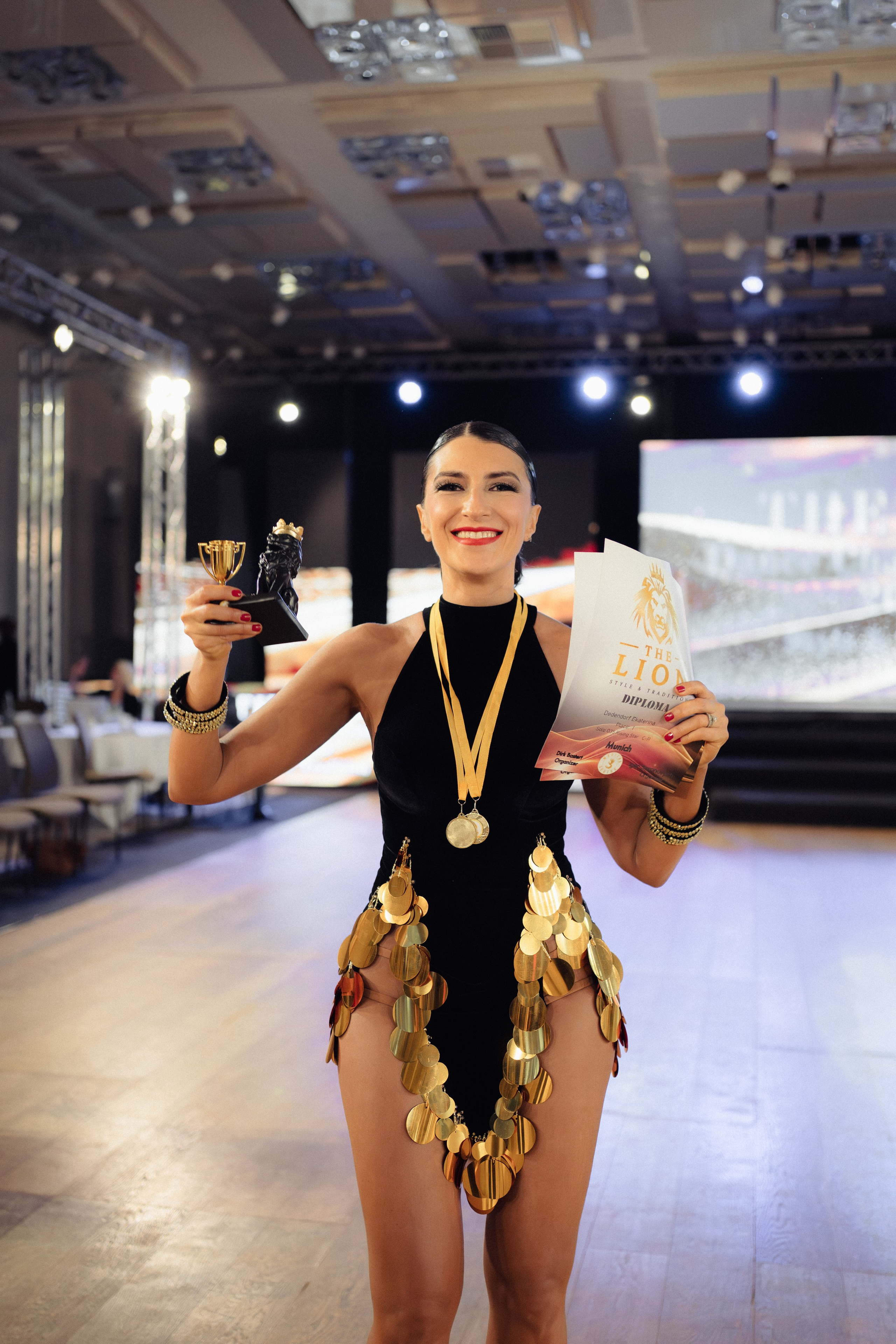 Personal Ballroom Dance Photoshoot. Portrait Lifestyle Photographer in Munich — Polina Cherkasova