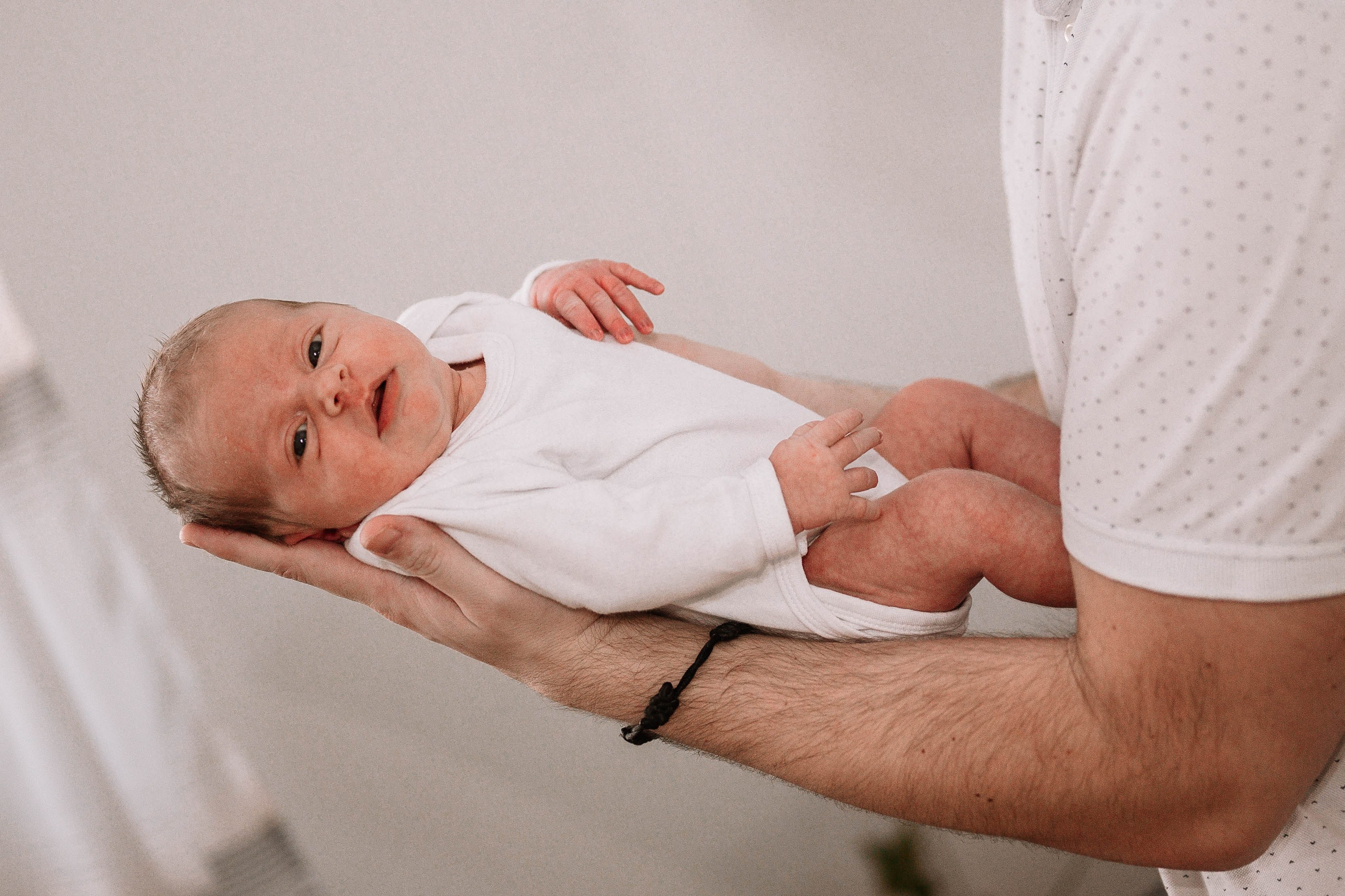 Iva - fotografisanje bebe kod kuće. Dečiji i porodični fotograf