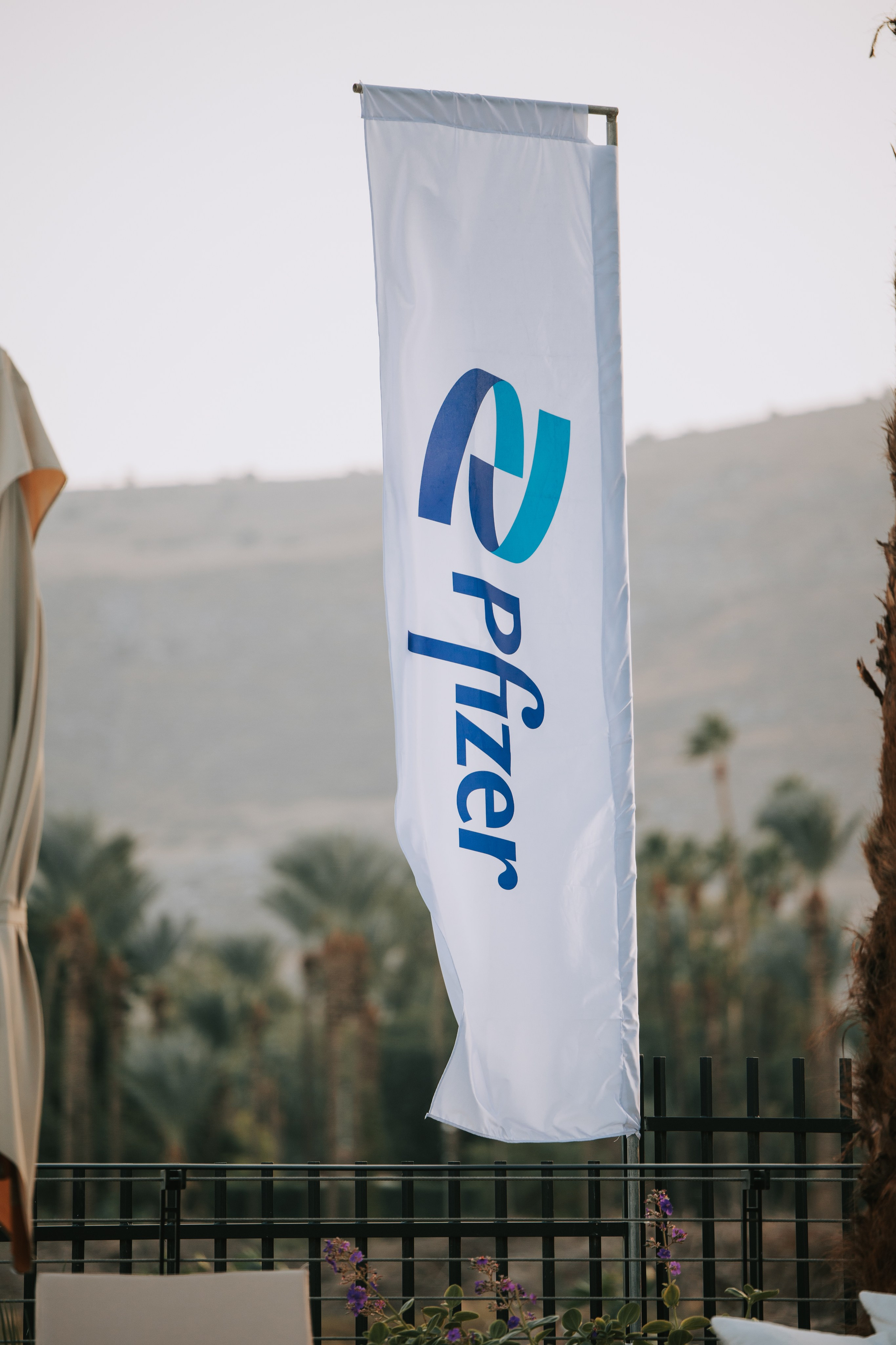 Pfizer. AMIR BUCHNIK PHOTOGRAPHER