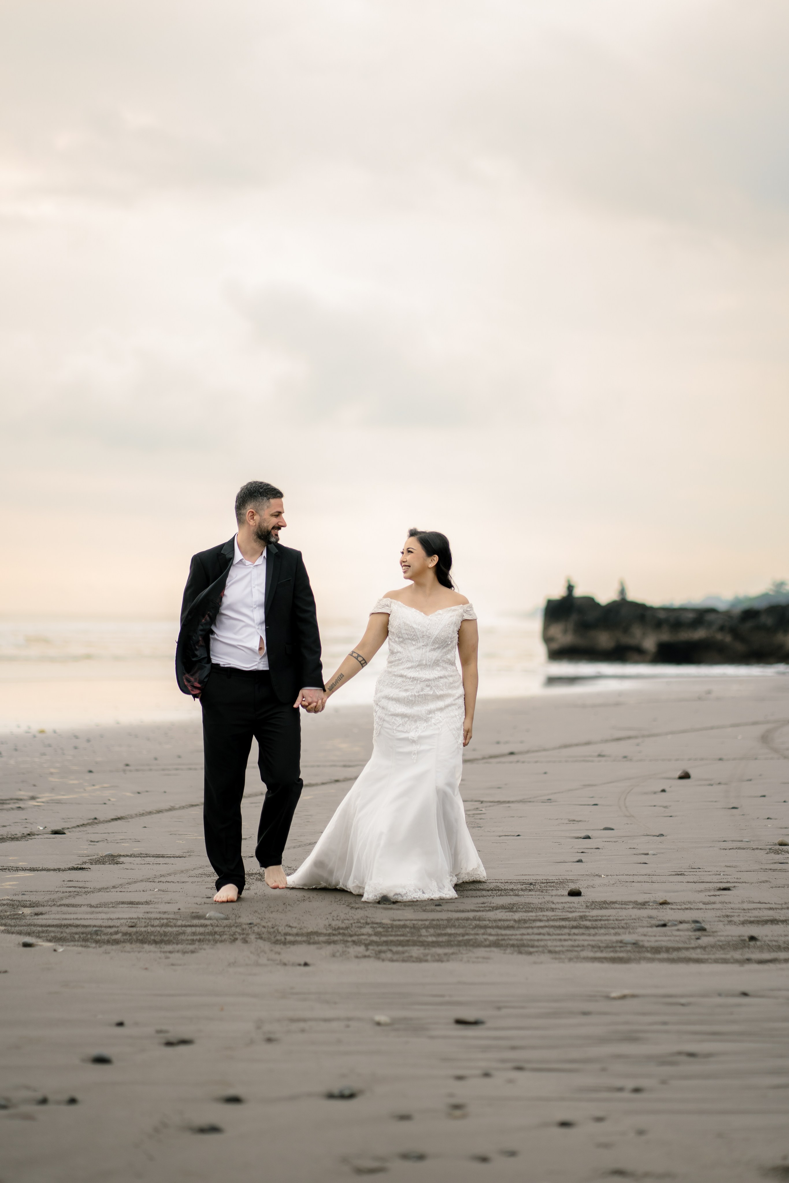 Honeymoon Photoshoot in Bali. Female Photographer in Bali