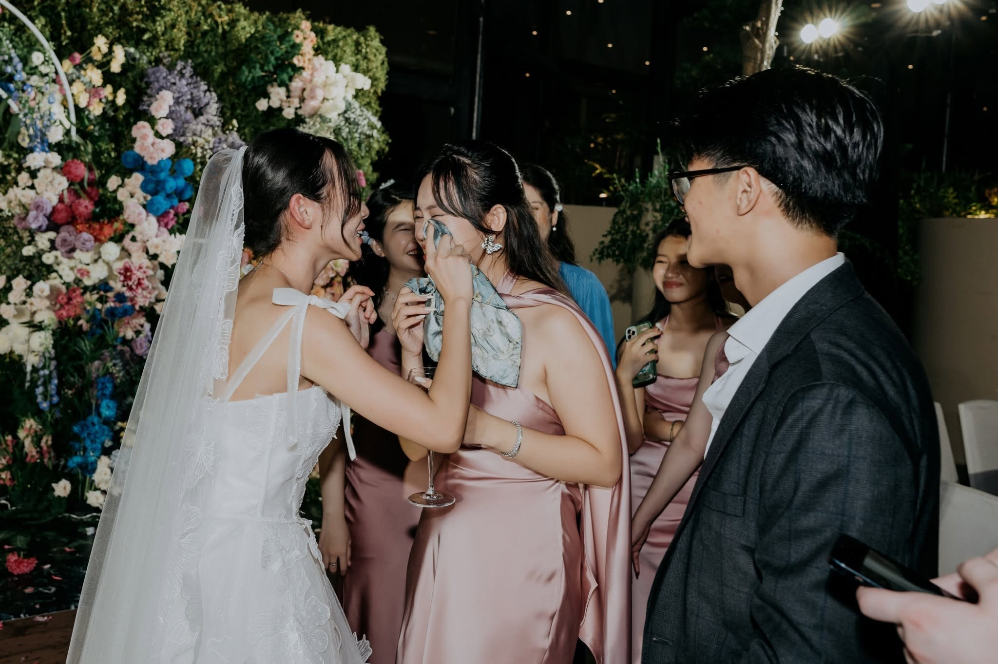 𝐊𝐞𝐥𝐥𝐢𝐞 & 𝐍𝐢𝐤𝐥𝐚𝐬 / Destination Wedding. Saigon Wedding Present | Art Beyond Moments