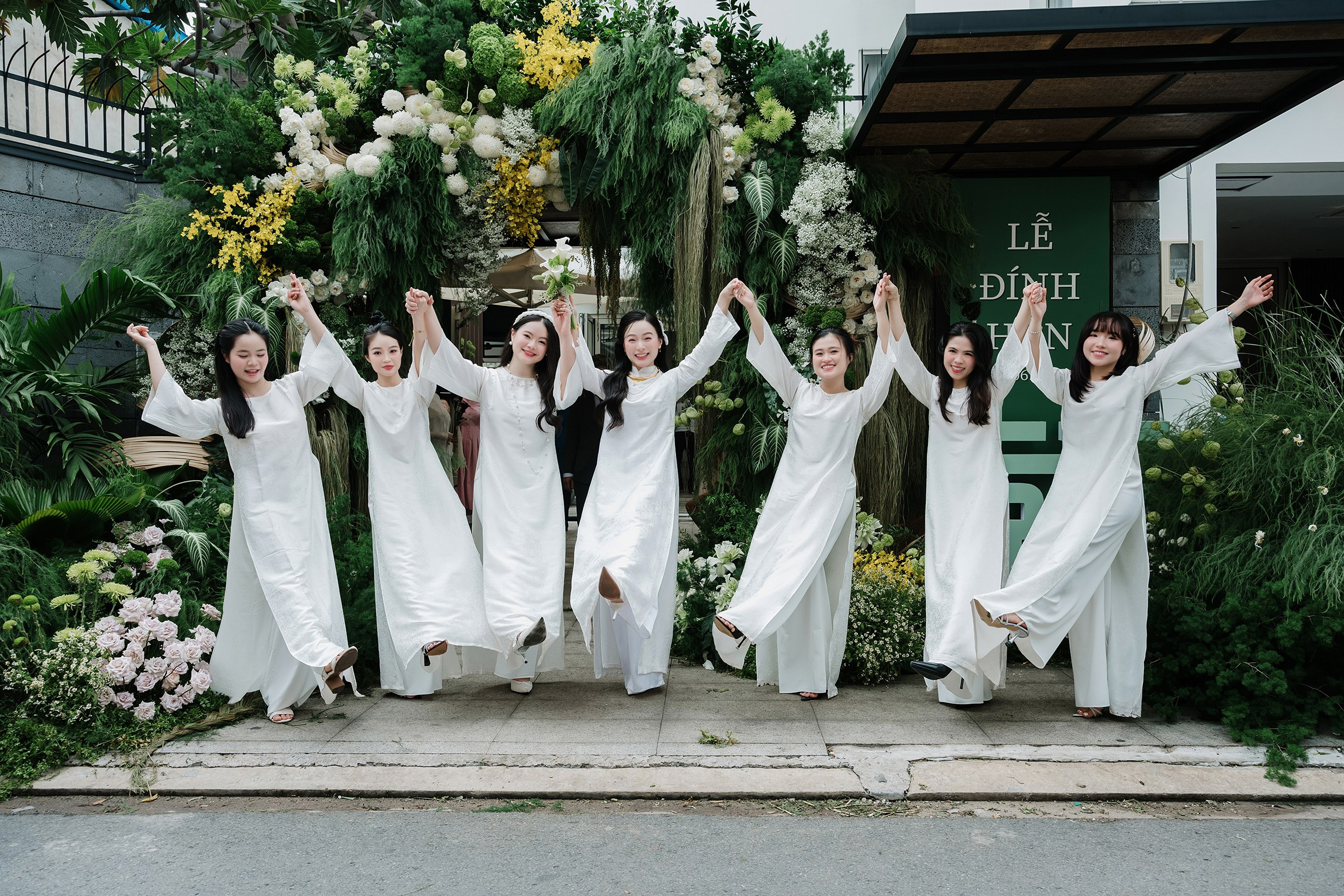 Engagement | NHI + LUAN & LINH + QUY. Saigon Wedding Present | Art Beyond Moments