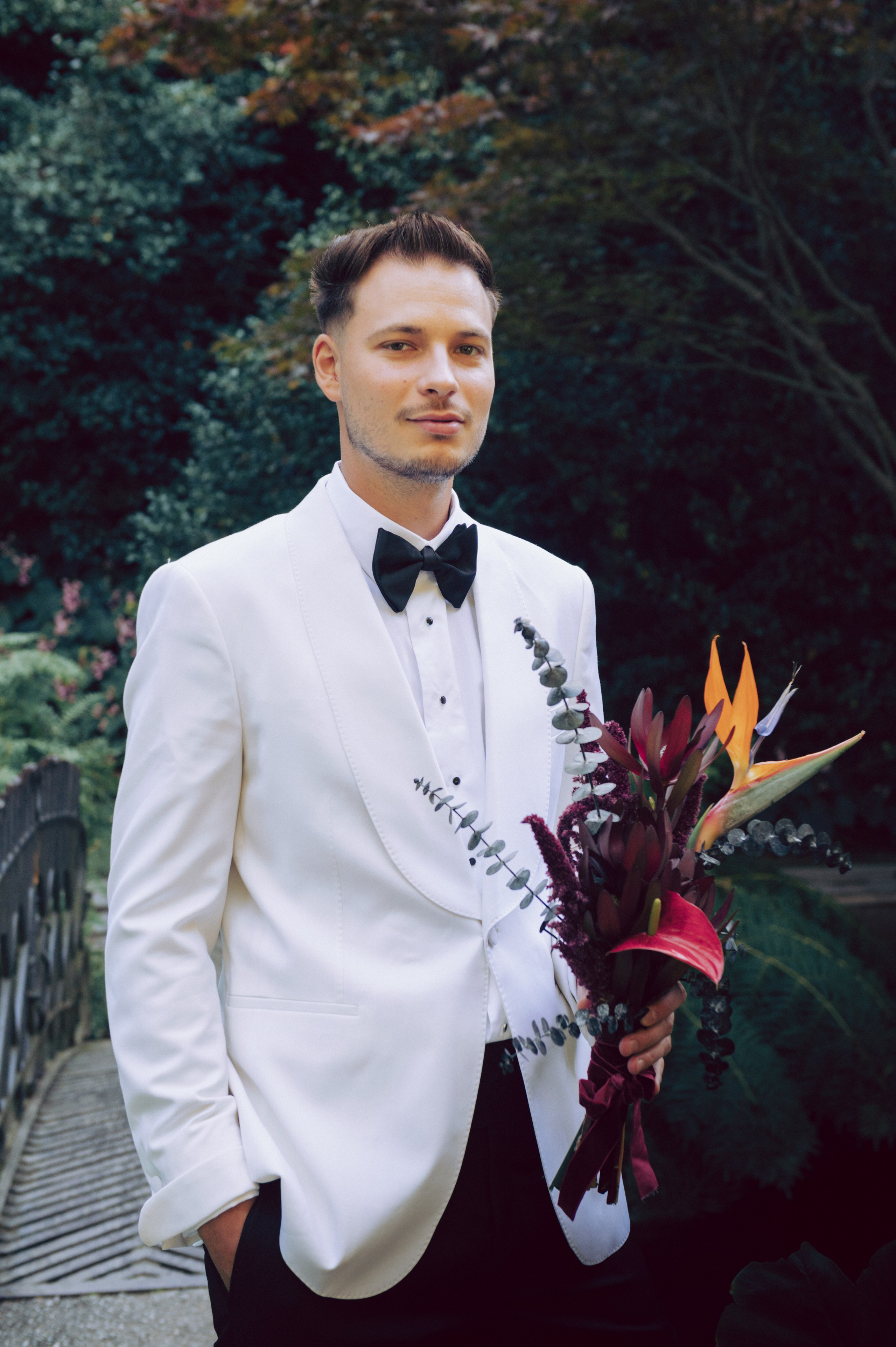 Wedding shoot at villa Melzi. AnaMilanoFoto | Couple & Wedding Photographer in Milan