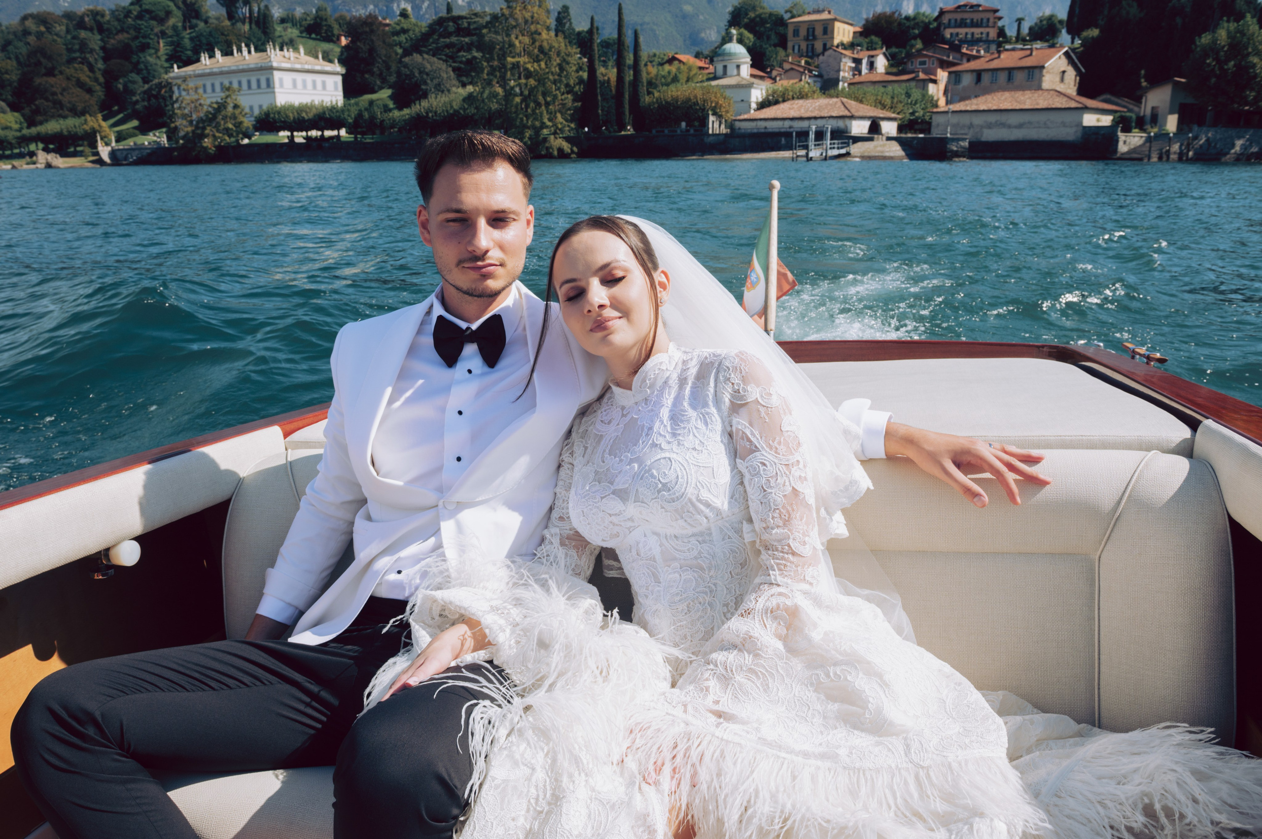 Wedding shoot at villa Melzi. AnaMilanoFoto | Couple & Wedding Photographer in Milan
